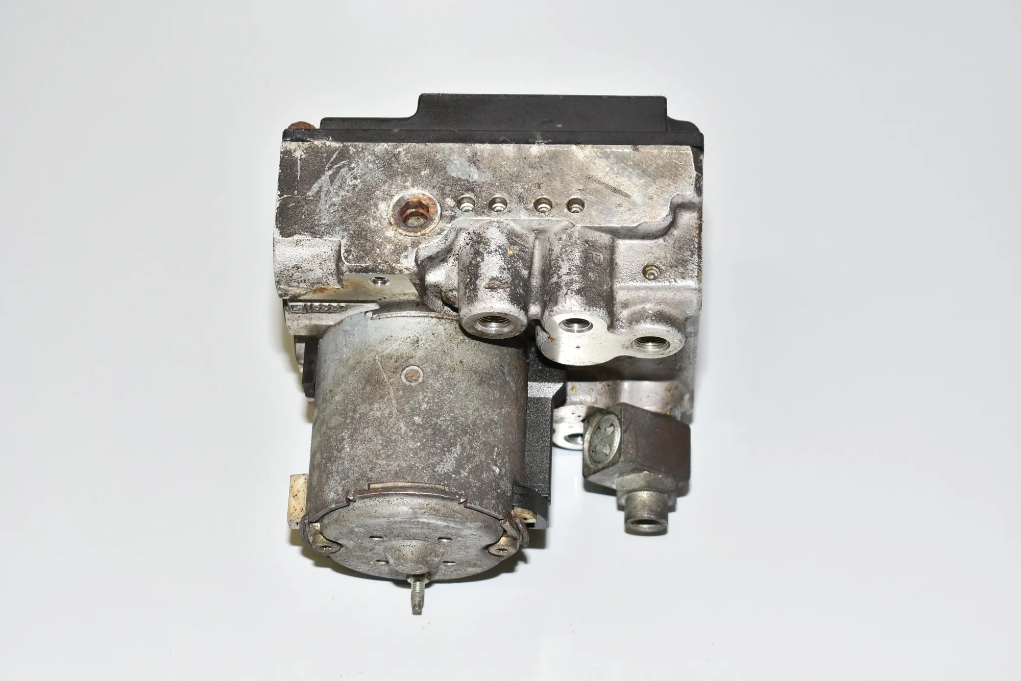 ABS Pump – OEM 0265217000 · BMW 5 (E39) BMW 5 (E39) 528 i 1998 – 3