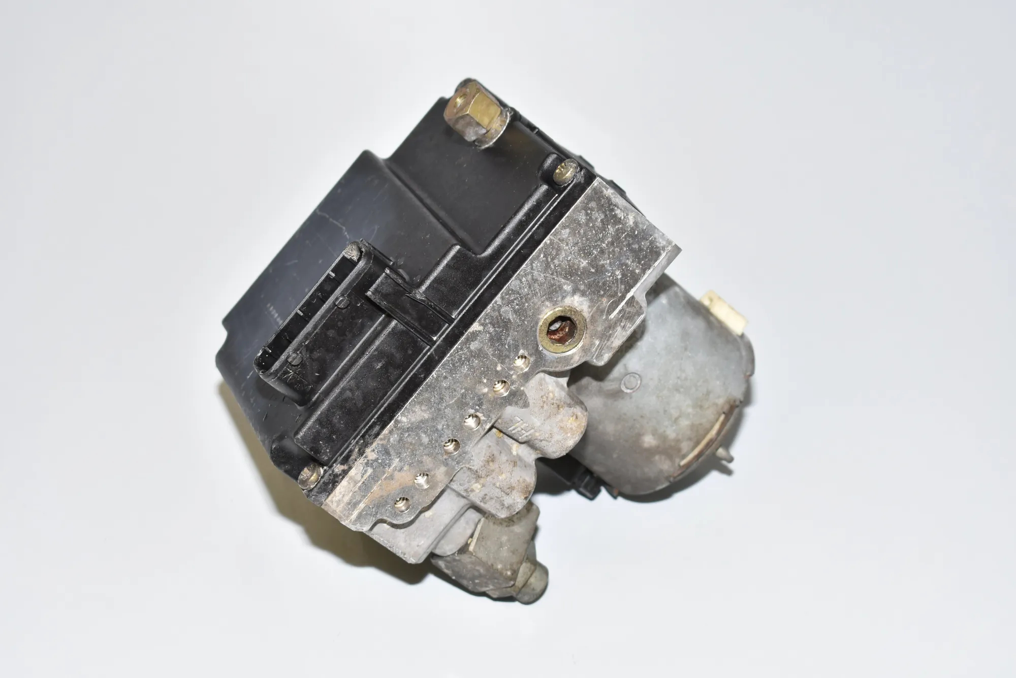ABS Pump – OEM 0265217000 · BMW 5 (E39) BMW 5 (E39) 528 i 1998