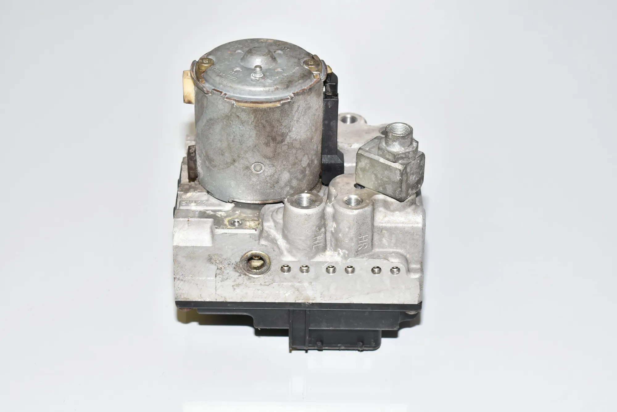 ABS Pump – OEM 0265217000 · BMW 5 (E39) BMW 5 (E39) 528 i 1998 – 3