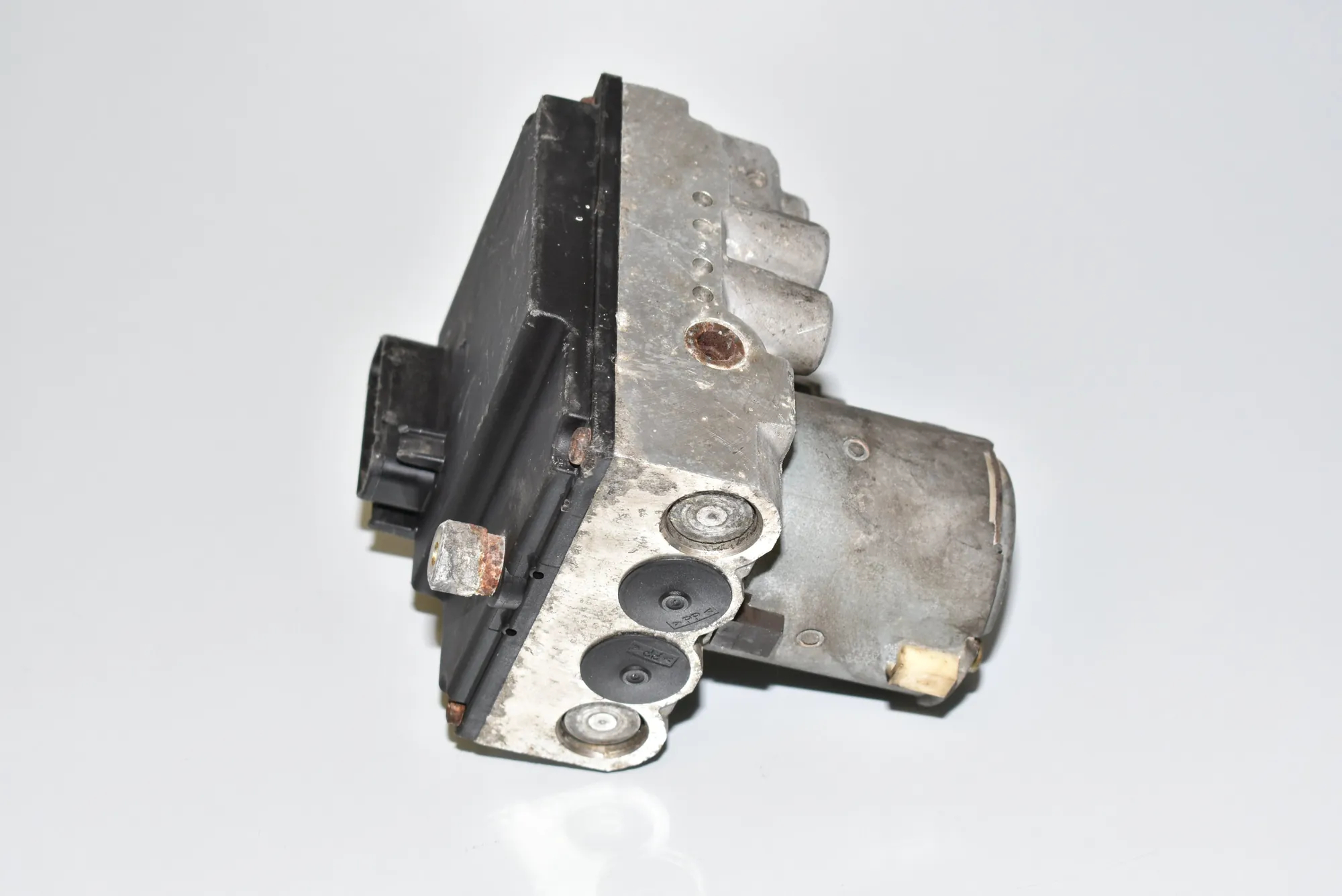 ABS Pump – OEM 0265217000 · BMW 5 (E39) BMW 5 (E39) 528 i 1998 – 2