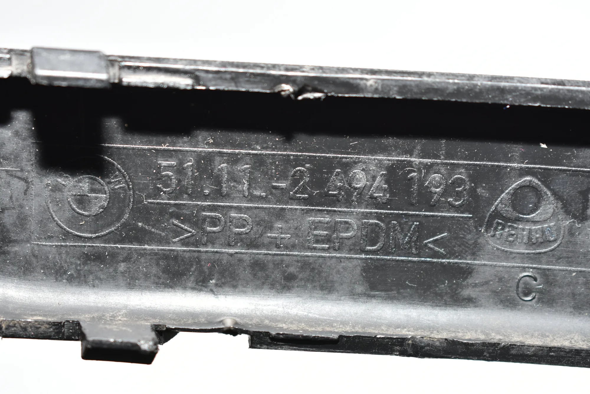 Front Left Bumper Molding – OEM 2494193 · BMW 5 (E39) BMW 5 (E39) 530 d 2002 – 5