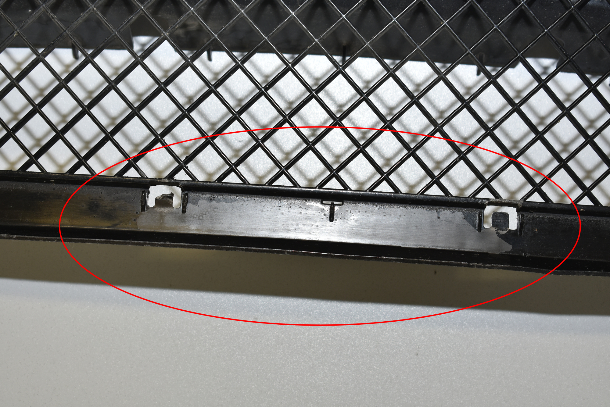 Front Bumper Lower Grill – OEM 7893324 · BMW 3 (E46) BMW 3 (E46) 320 d 2000 – 3