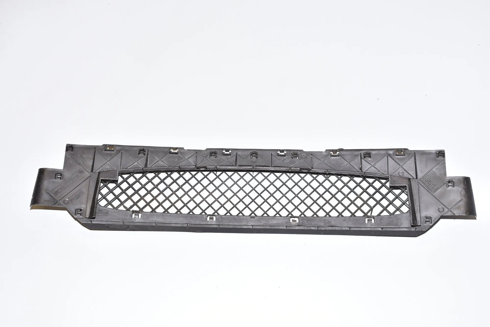 Front Bumper Lower Grill – OEM 7893324 · BMW 3 (E46) BMW 3 (E46) 320 d 2000 – 2