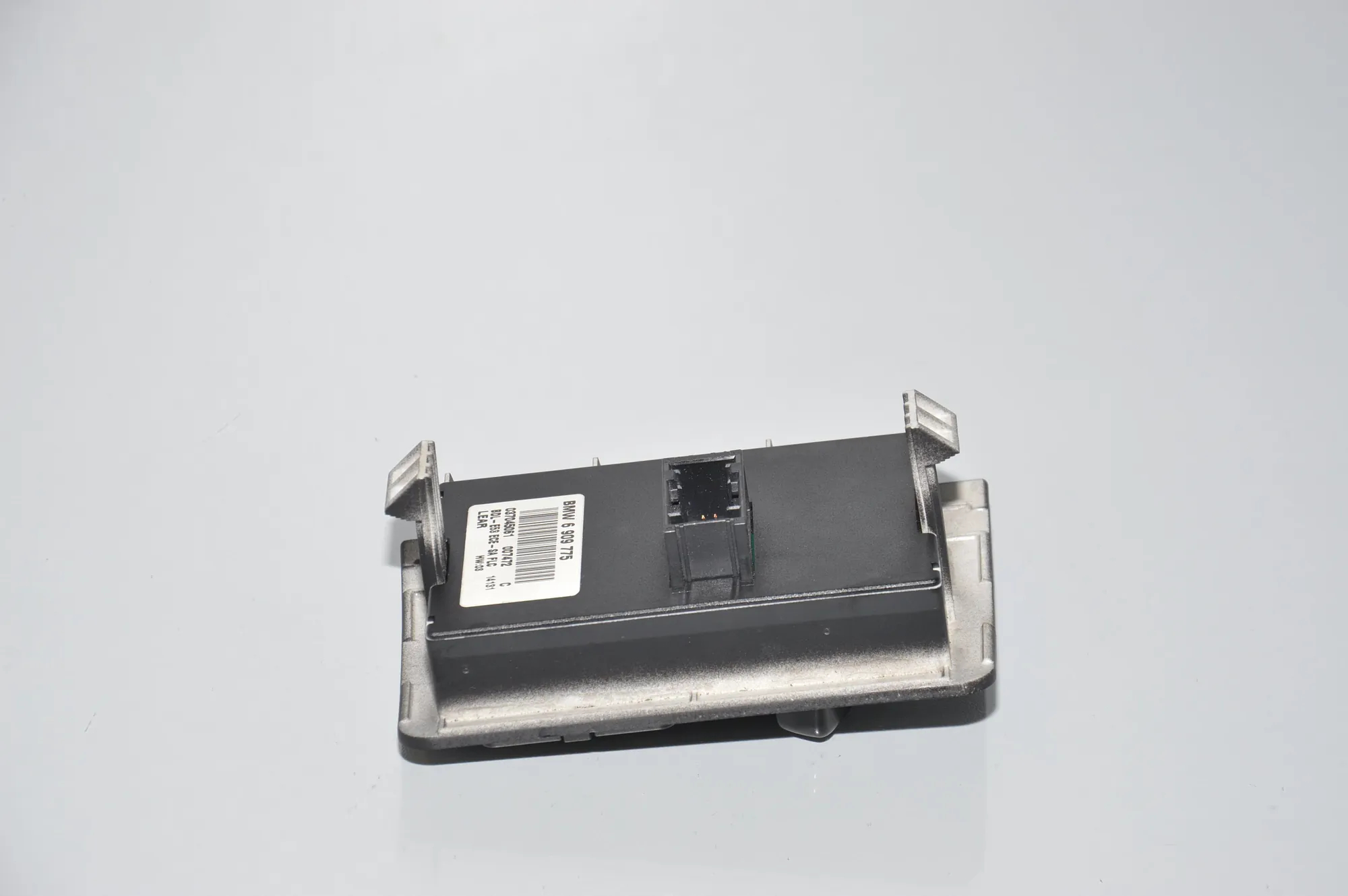 Headlight Switch Control Unit – OEM 6909775 · BMW X5 (E53) 4.6 is 2002 – 3
