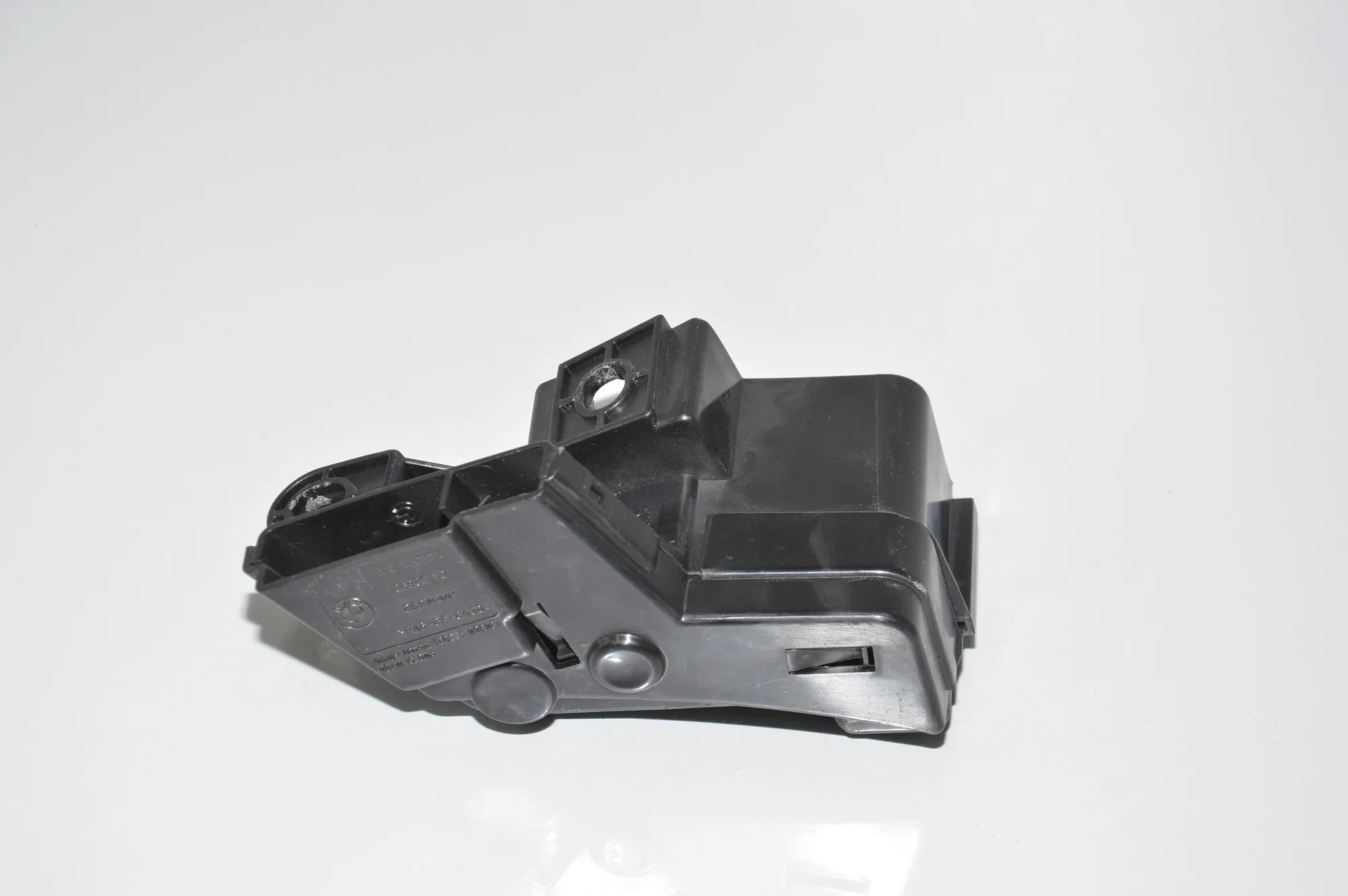 Other Control Units – OEM 8387573 · BMW 7 (E65, E66, E67) BMW 7 (E65, E66, E67) 730 d 2002 – 4