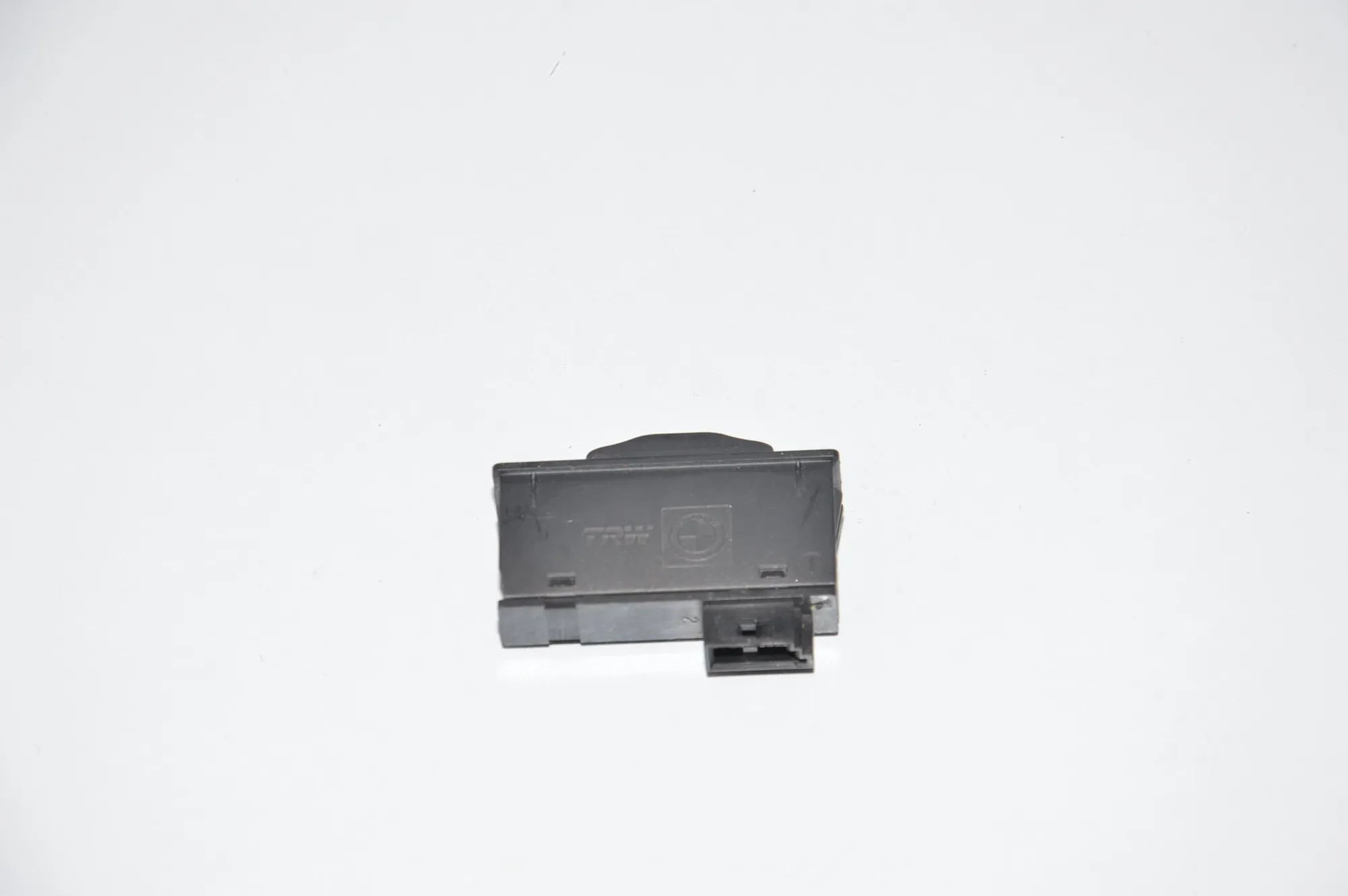 Switches – OEM 8379594 · BMW 7 (E65, E66, E67) BMW 7 (E65, E66, E67) 730 d 2002 – 4
