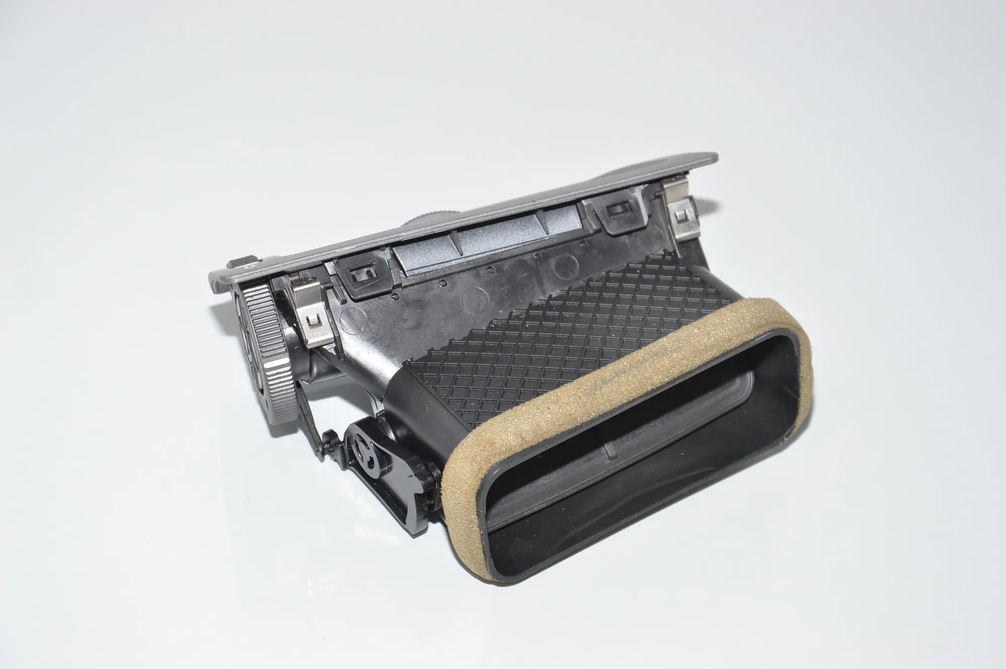 Dashboard Air Vents – OEM 7007227 · BMW 7 (E65, E66, E67) BMW 7 (E65, E66, E67) 730 d 2002 – 3