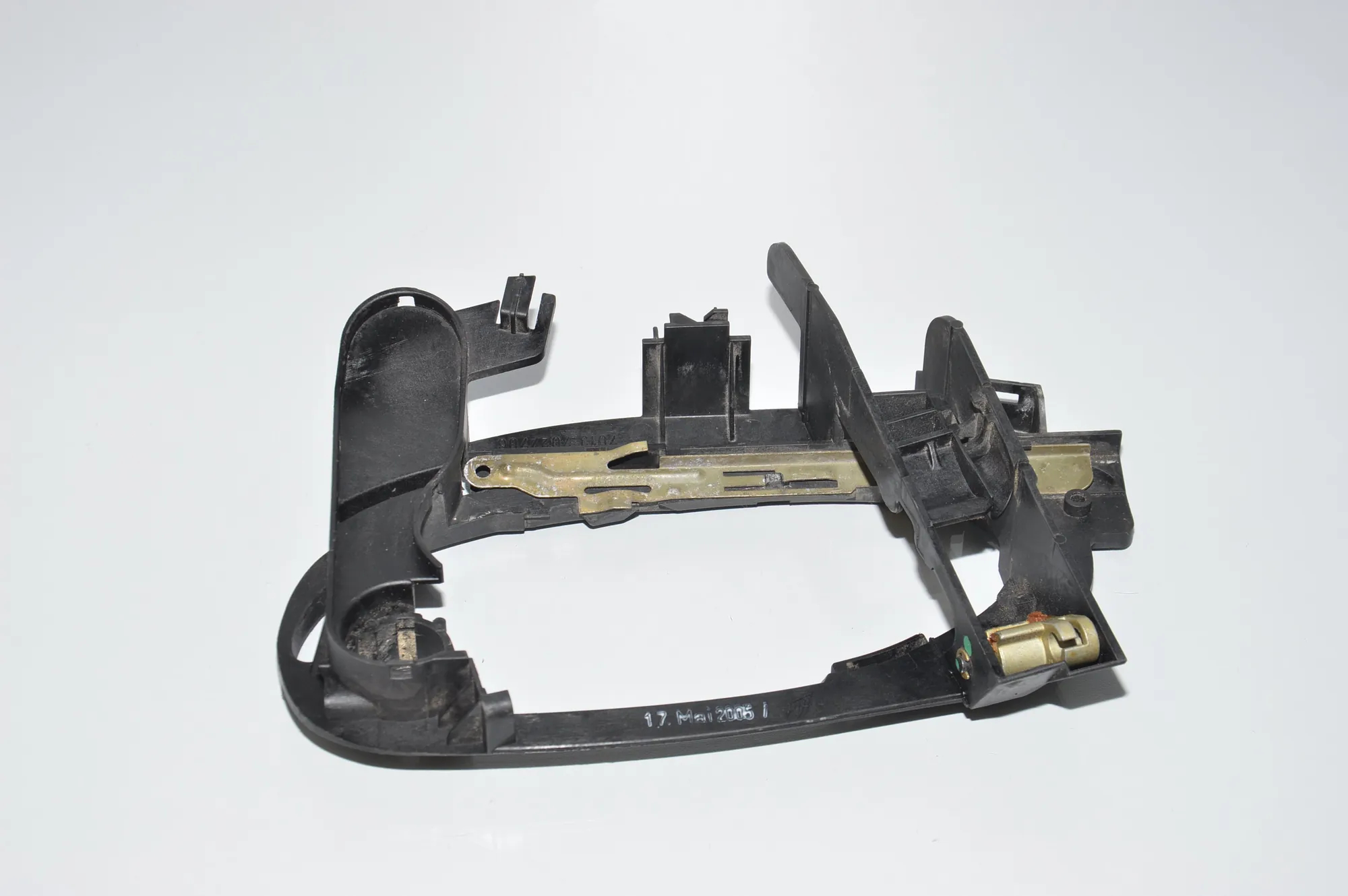 Front Right Door Interior Handle Frame – OEM 7013702 · BMW 7 (E65, E66, E67) BMW 7 (E65, E66, E67) 750 i, Li 2005 – 4