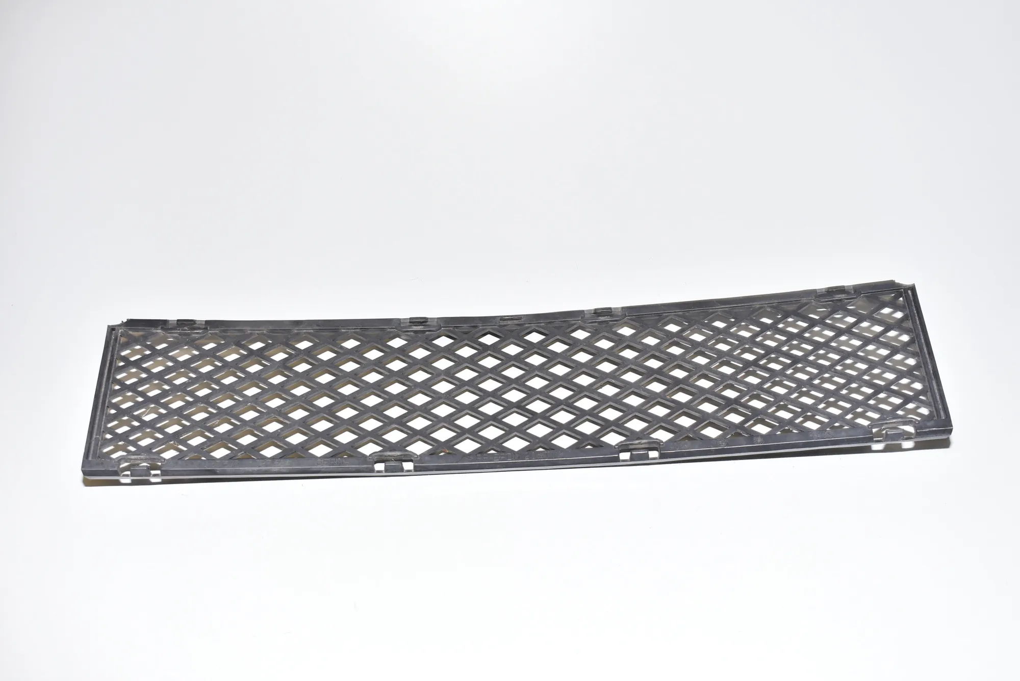 Front Bumper Lower Grill – OEM 7135573 · BMW 7 (E65, E66, E67) 750 i, Li 2005 – 3