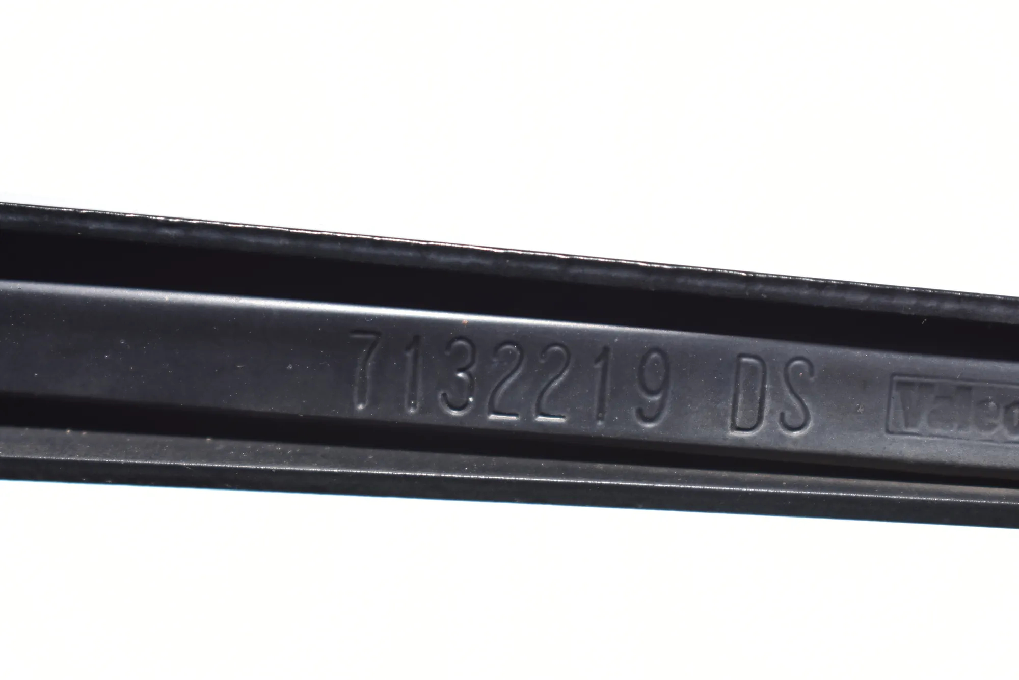 Front Wiper Arms – OEM 7075612 · BMW X5 (E53) 3.0 d 2005 – 4