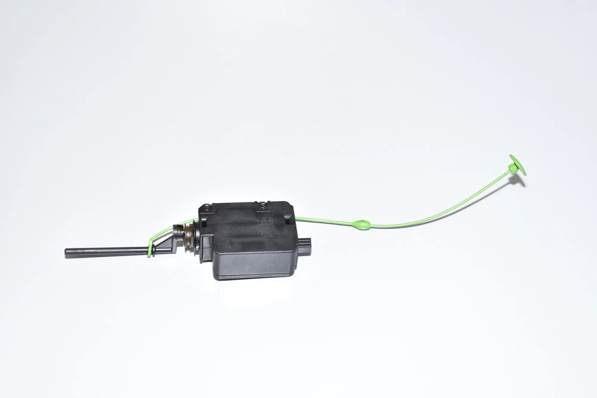 Fuel Tank Cover Lock – OEM 6923974 · BMW X5 (E53) 3.0 d 2005 – 2