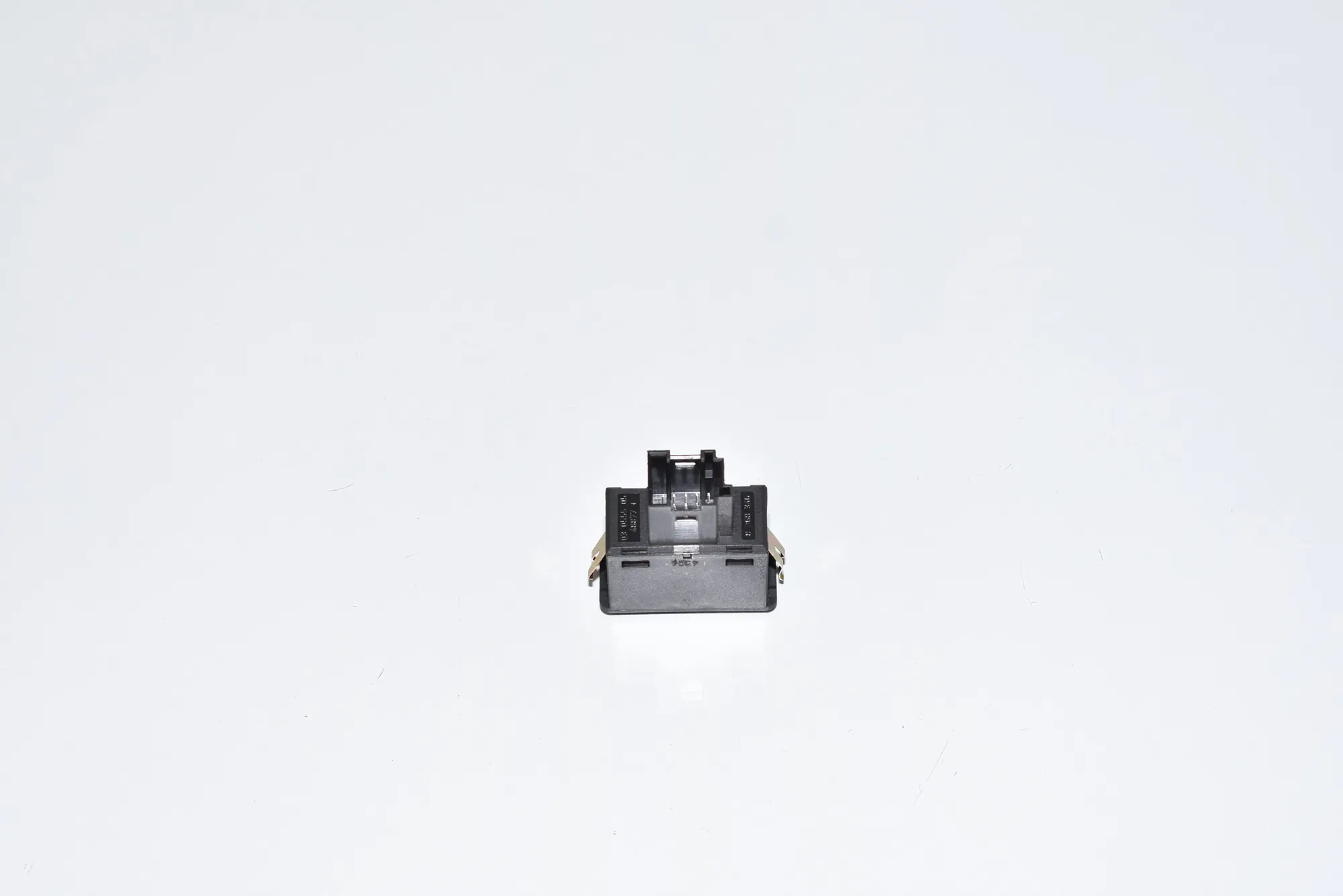 USB/AUX-In Socket Port – OEM 8368346 · BMW X5 (E53) 3.0 d 2005 – 3
