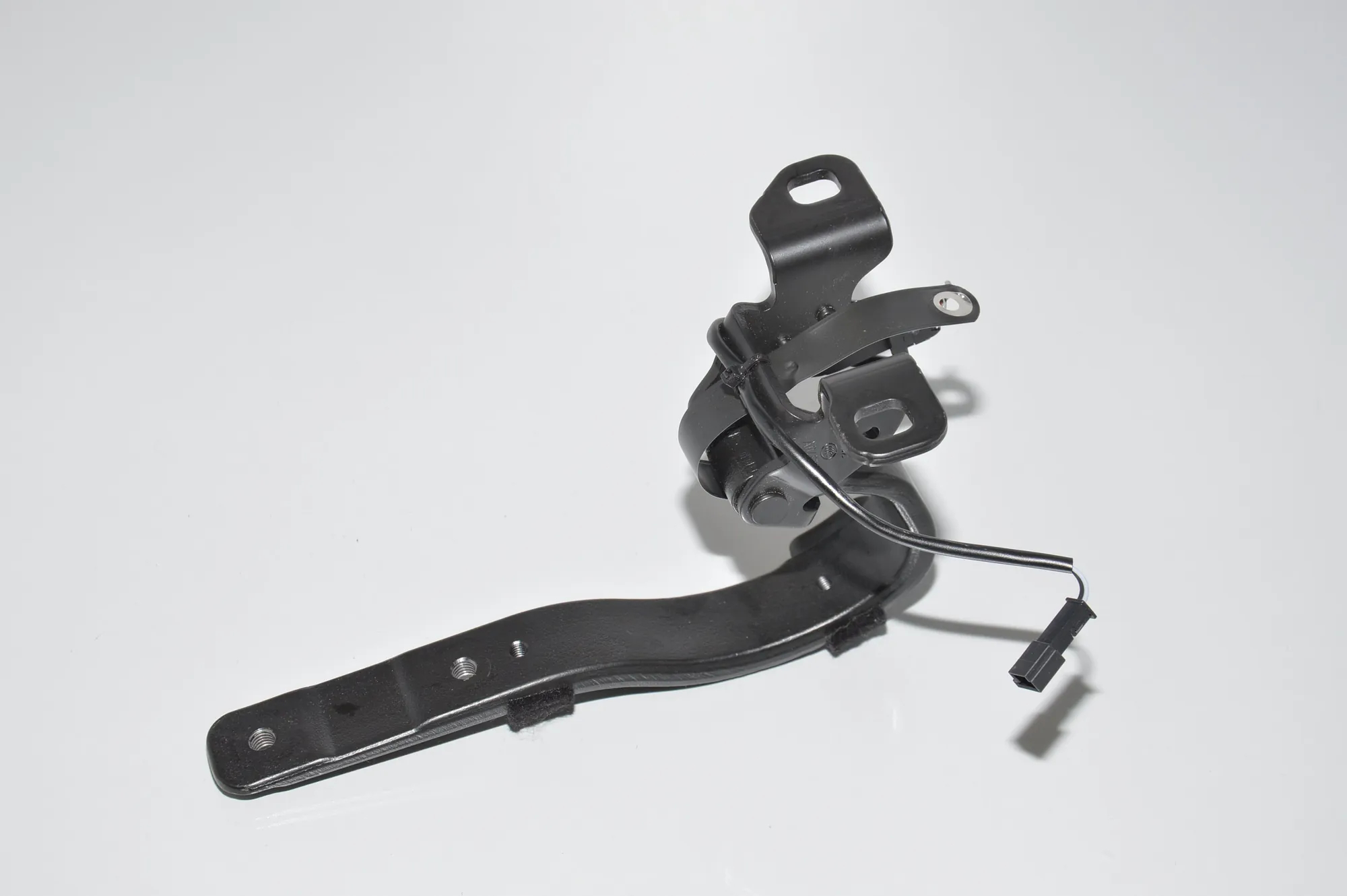 Left Side Bootlid Hinge – OEM 7296773 · BMW i3 (I01) Electric 2019 – 5