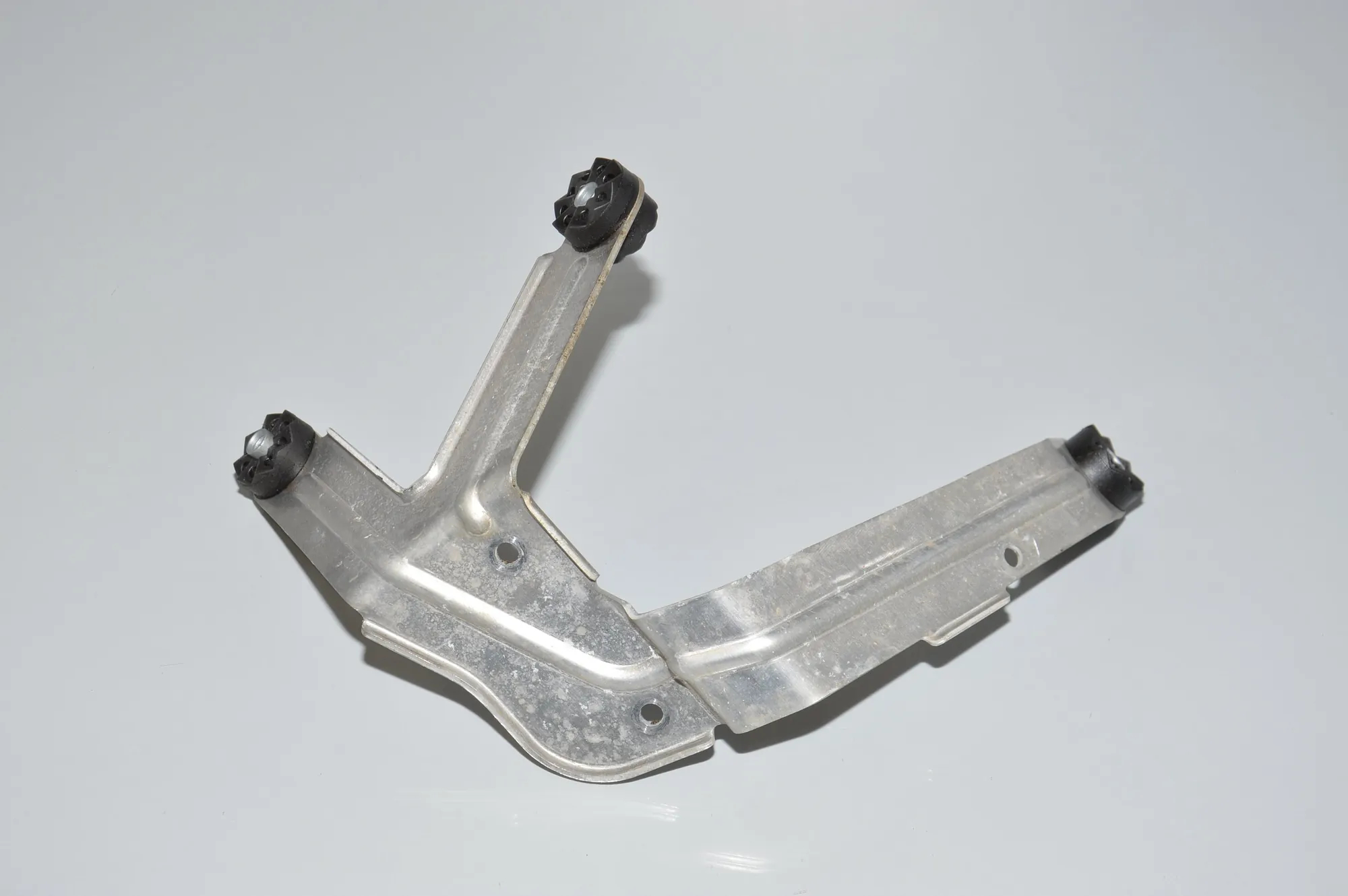 ABS Pump Holder – OEM 6850470 · BMW i3 (I01) Electric 2019 – 4