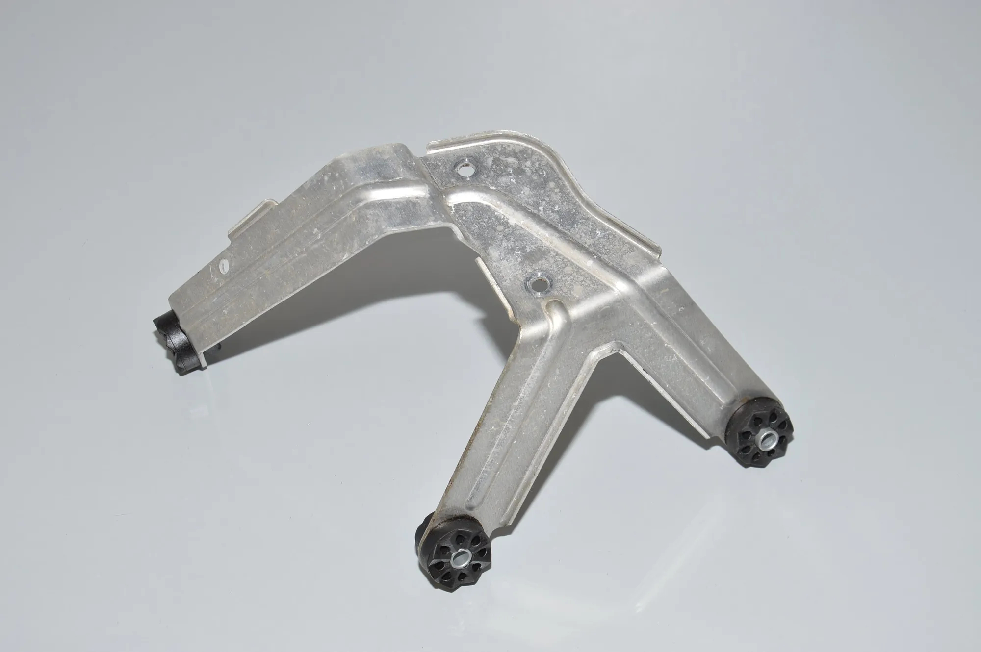 ABS Pump Holder – OEM 6850470 · BMW i3 (I01) Electric 2019 – 3