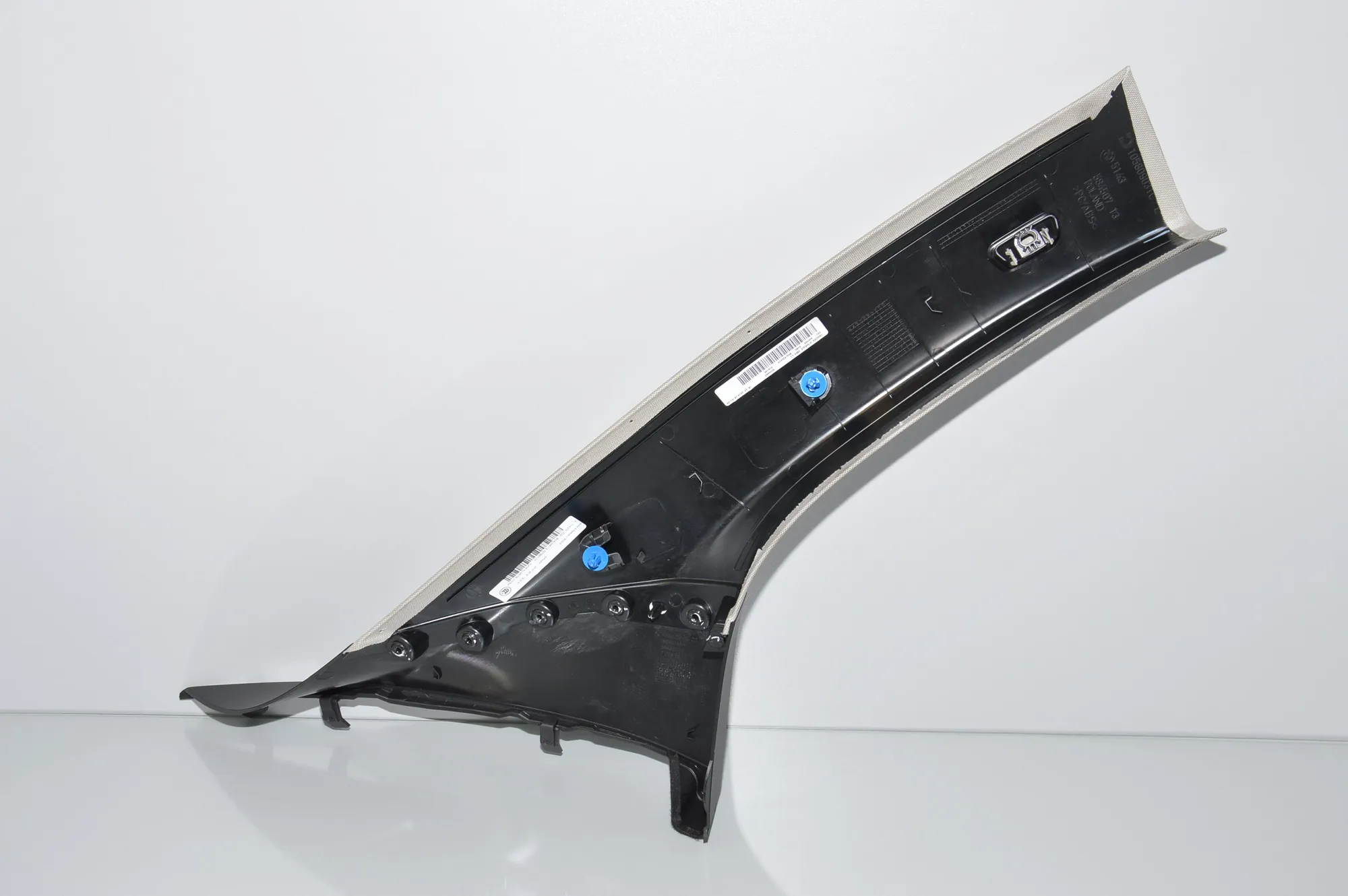 Front Left A Pillar Trim – OEM 7275667 · BMW i3 (I01) Electric 2019 – 5