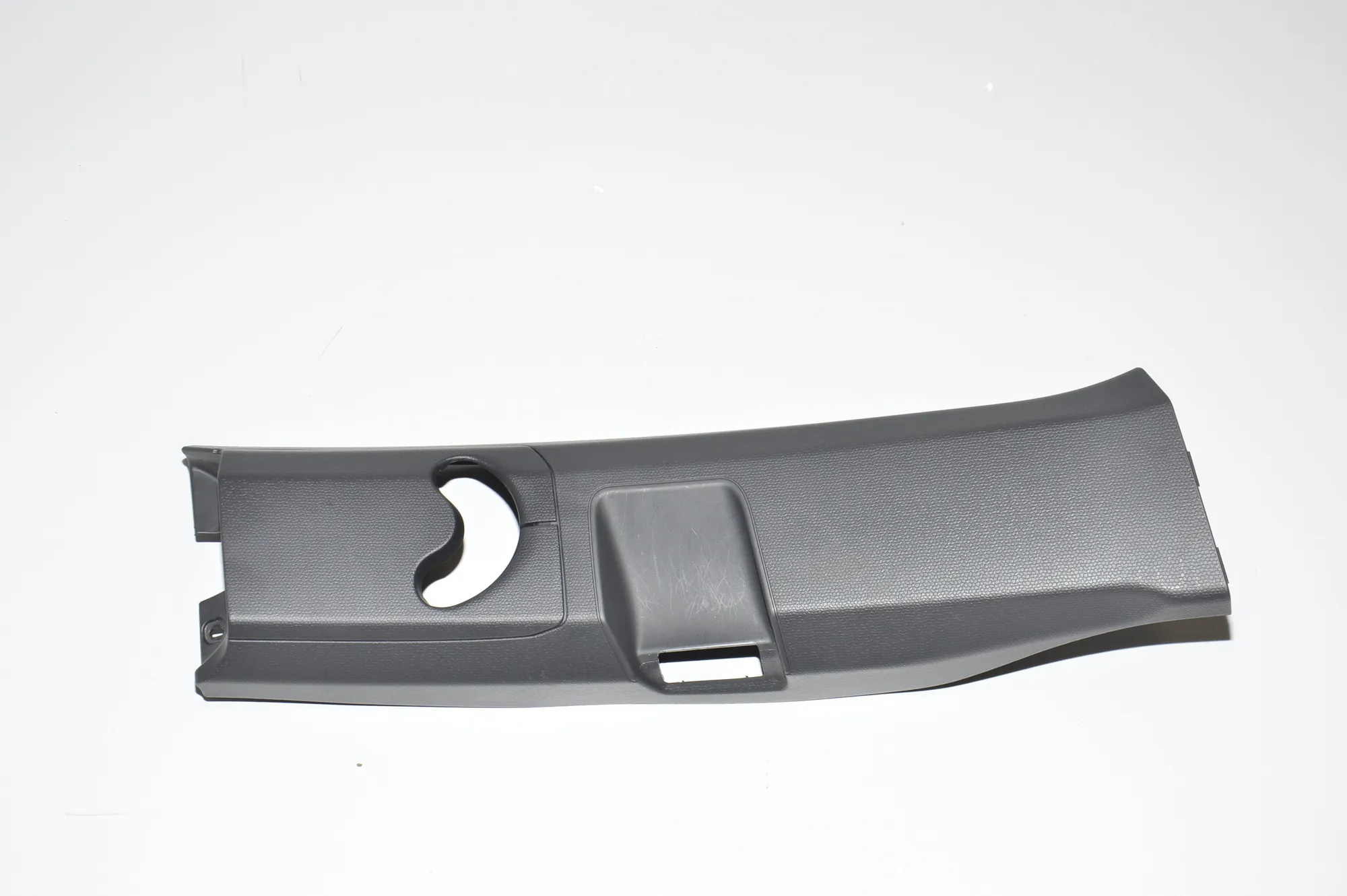 Right Side B Pillar Trim – OEM 7287936 · BMW i3 (I01) Electric 2019 – 2