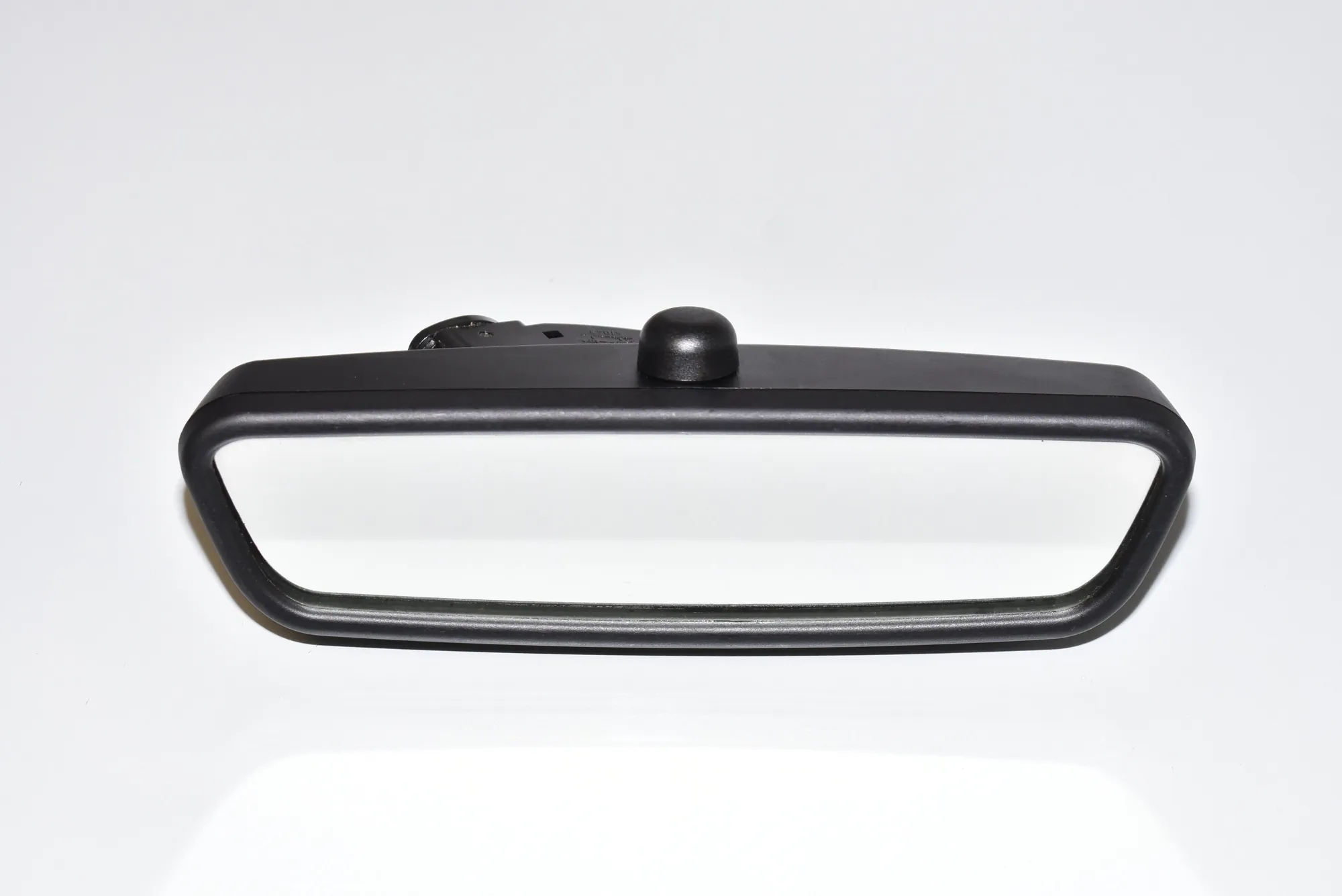 Interior Rear View Mirror – OEM 8257275 · BMW 7 (E38) BMW 7 (E38) 730 i, iL 1998