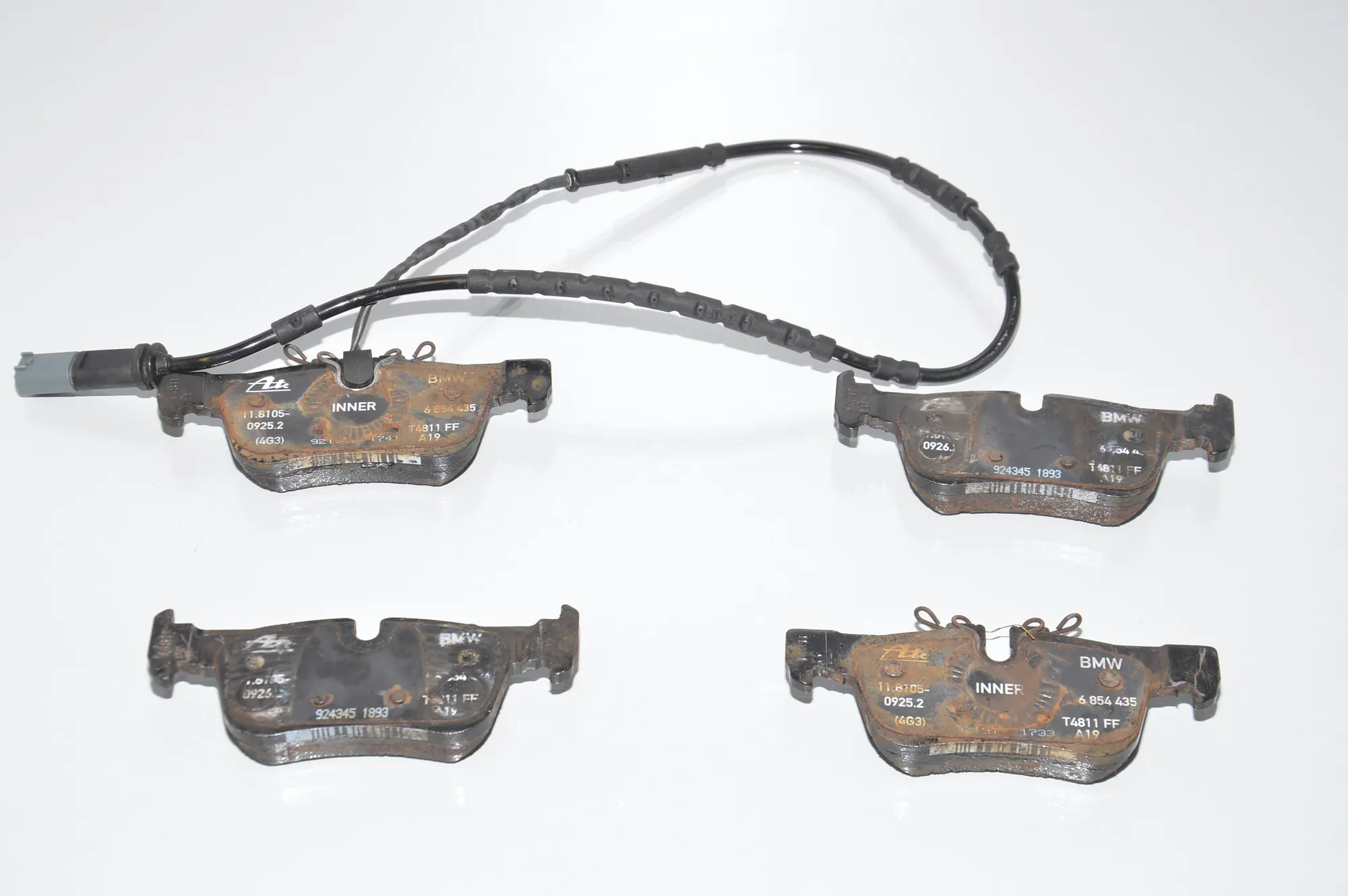 Rear Brake Pads – OEM 6854435 · BMW i3 (I01) Electric 2019