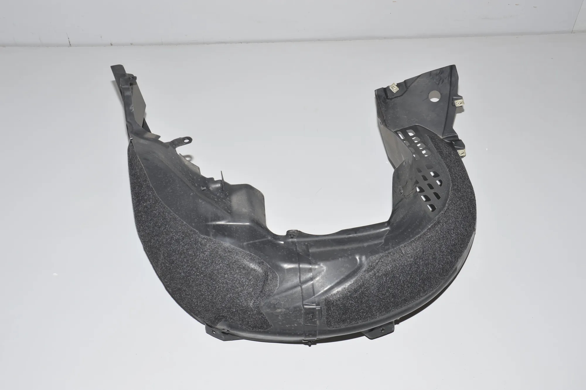 Rear Left Arch Liner – OEM 7394079 · BMW i3 (I01) Electric 2019 – 2