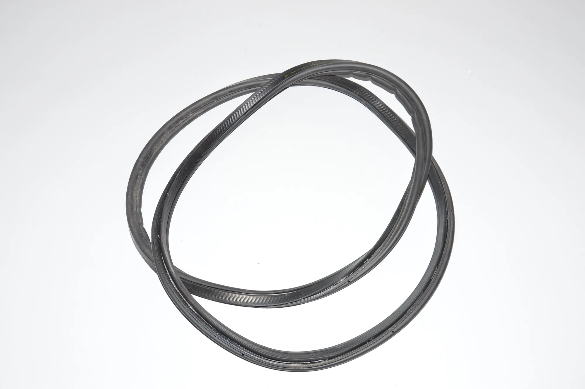 Tailgate Rubber Seal – OEM 7296906 · BMW i3 (I01) Electric 2019