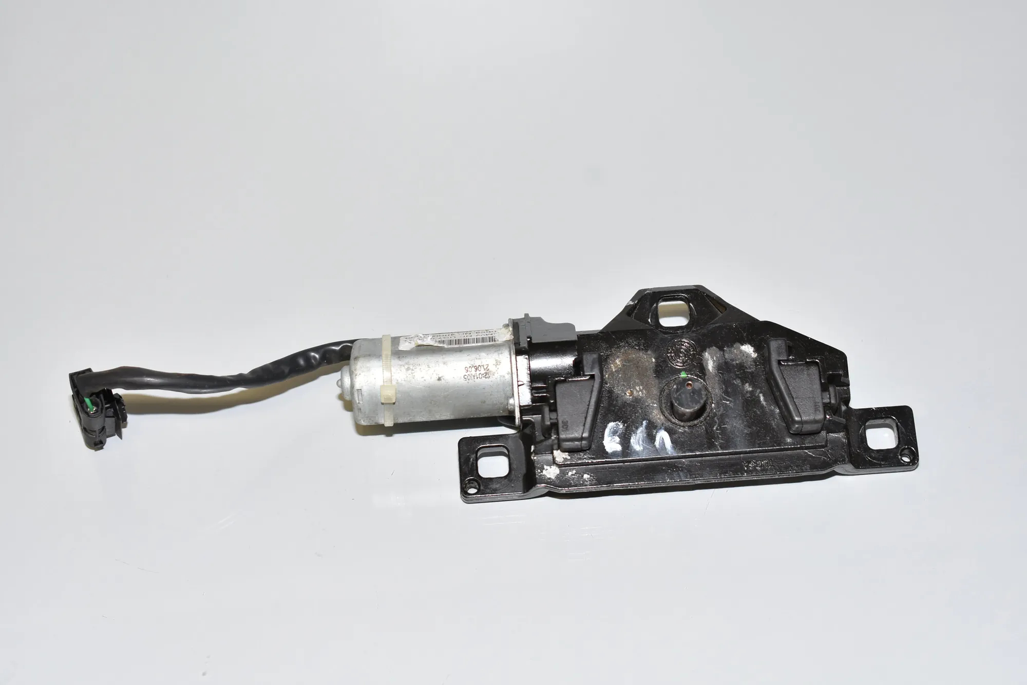 Tailgate Boot Soft Close Motor – OEM 7129931 · BMW 5 Touring (E61) BMW 5 Touring (E61) 530 d 2006