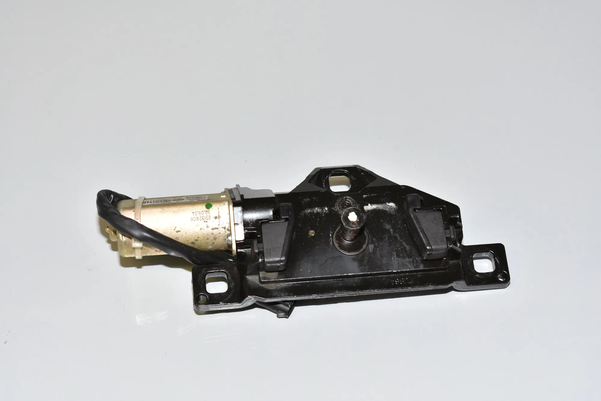 Tailgate Boot Soft Close Motor – OEM 7129931 · BMW 5 Touring (E61) BMW 5 Touring (E61) 530 d 2006 – 3