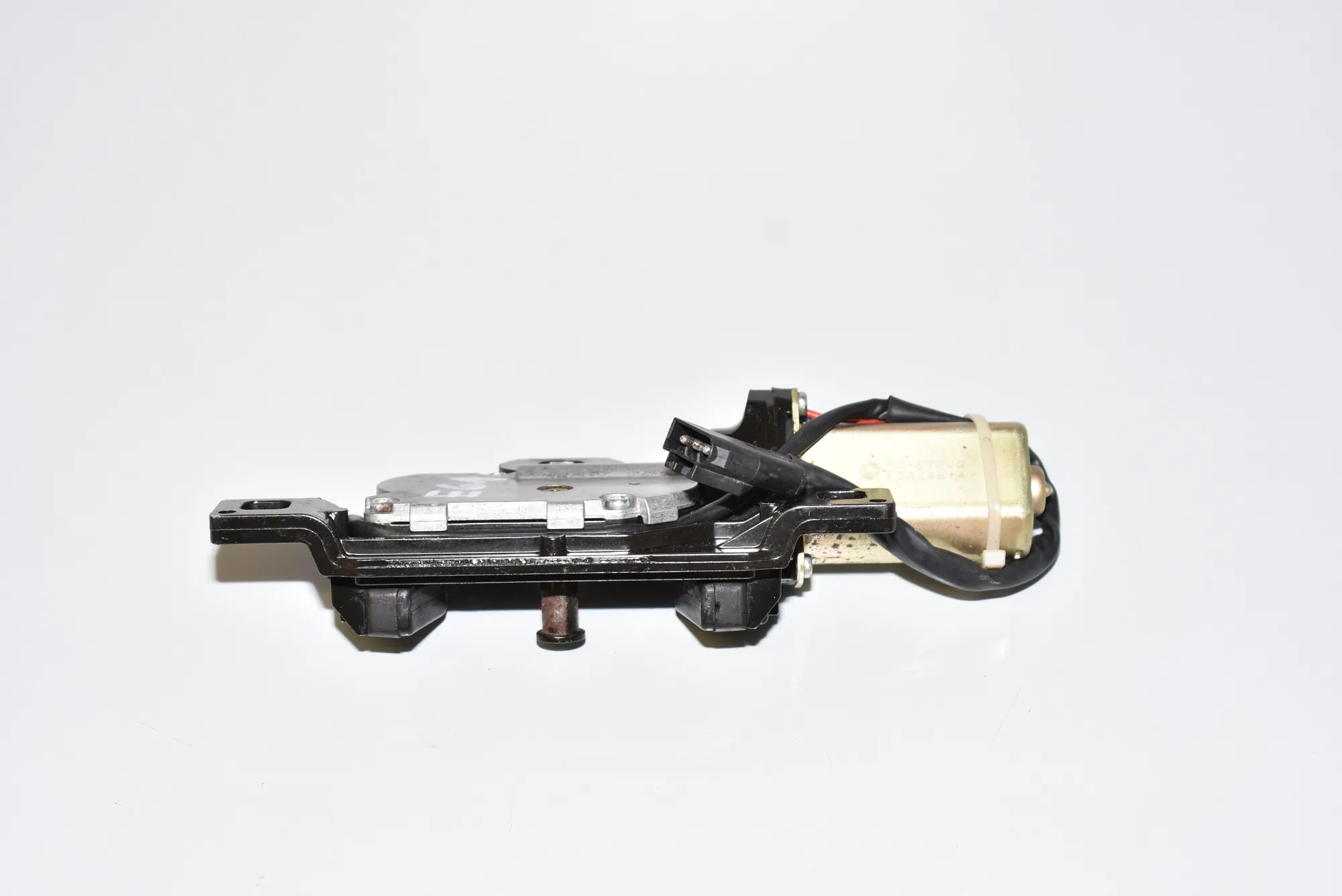 Tailgate Boot Soft Close Motor – OEM 7129931 · BMW 5 Touring (E61) BMW 5 Touring (E61) 530 d 2006