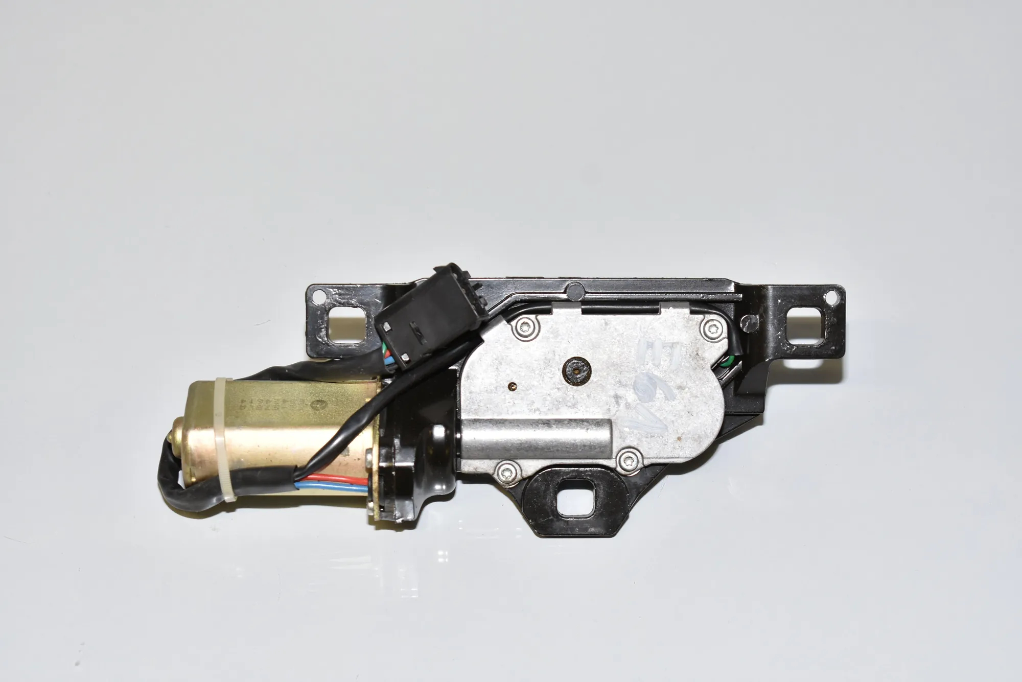 Tailgate Boot Soft Close Motor – OEM 7129931 · BMW 5 Touring (E61) BMW 5 Touring (E61) 530 d 2006 – 2