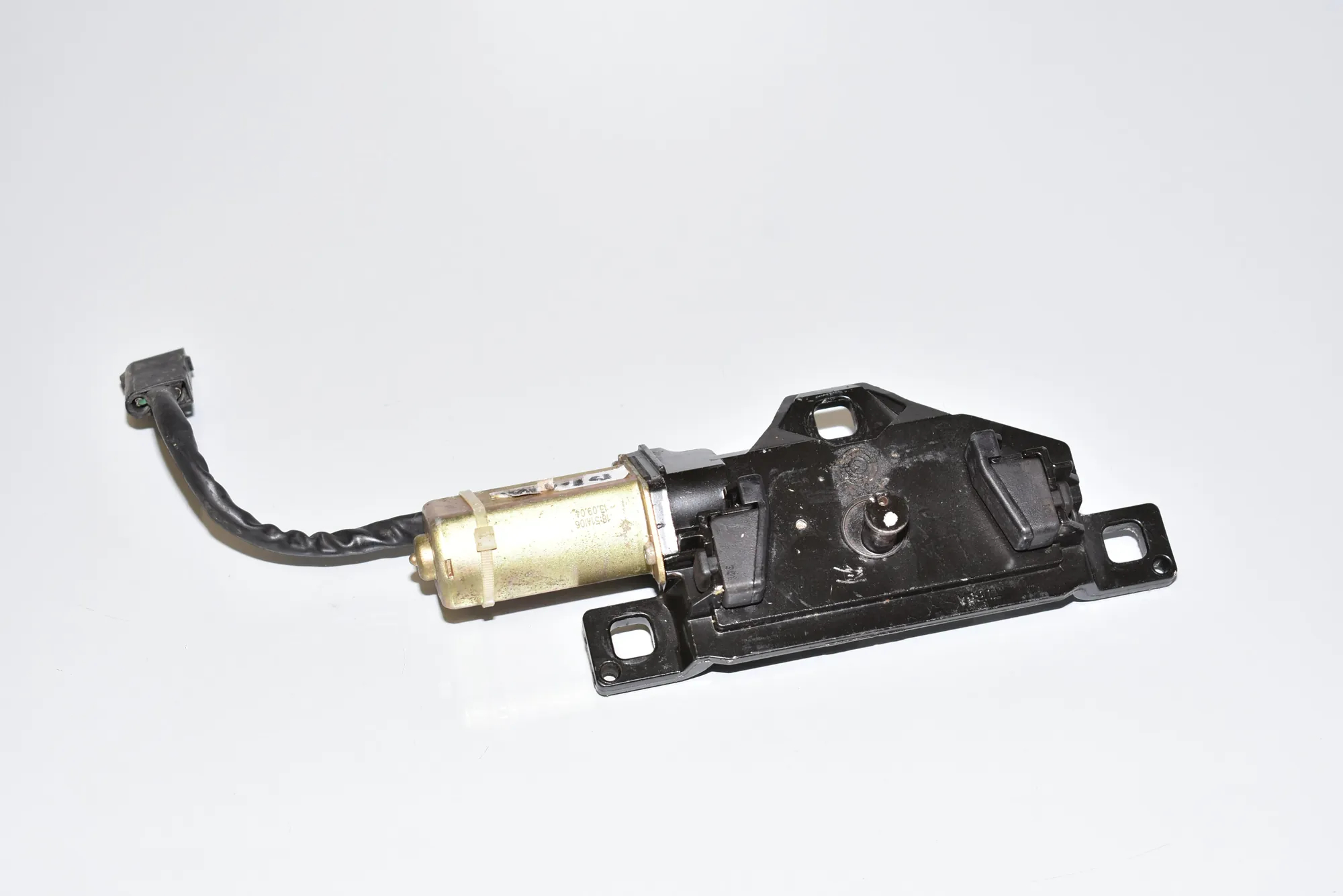 Tailgate Boot Soft Close Motor – OEM 7129931 · BMW 5 Touring (E61) BMW 5 Touring (E61) 530 d 2006 – 2