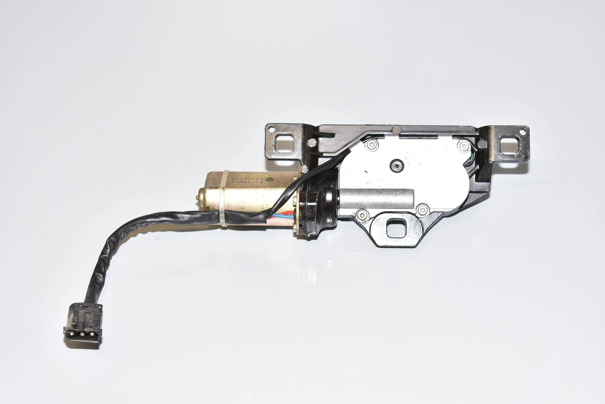 Tailgate Boot Soft Close Motor – OEM 7129931 · BMW 5 Touring (E61) BMW 5 Touring (E61) 530 d 2006 – 3