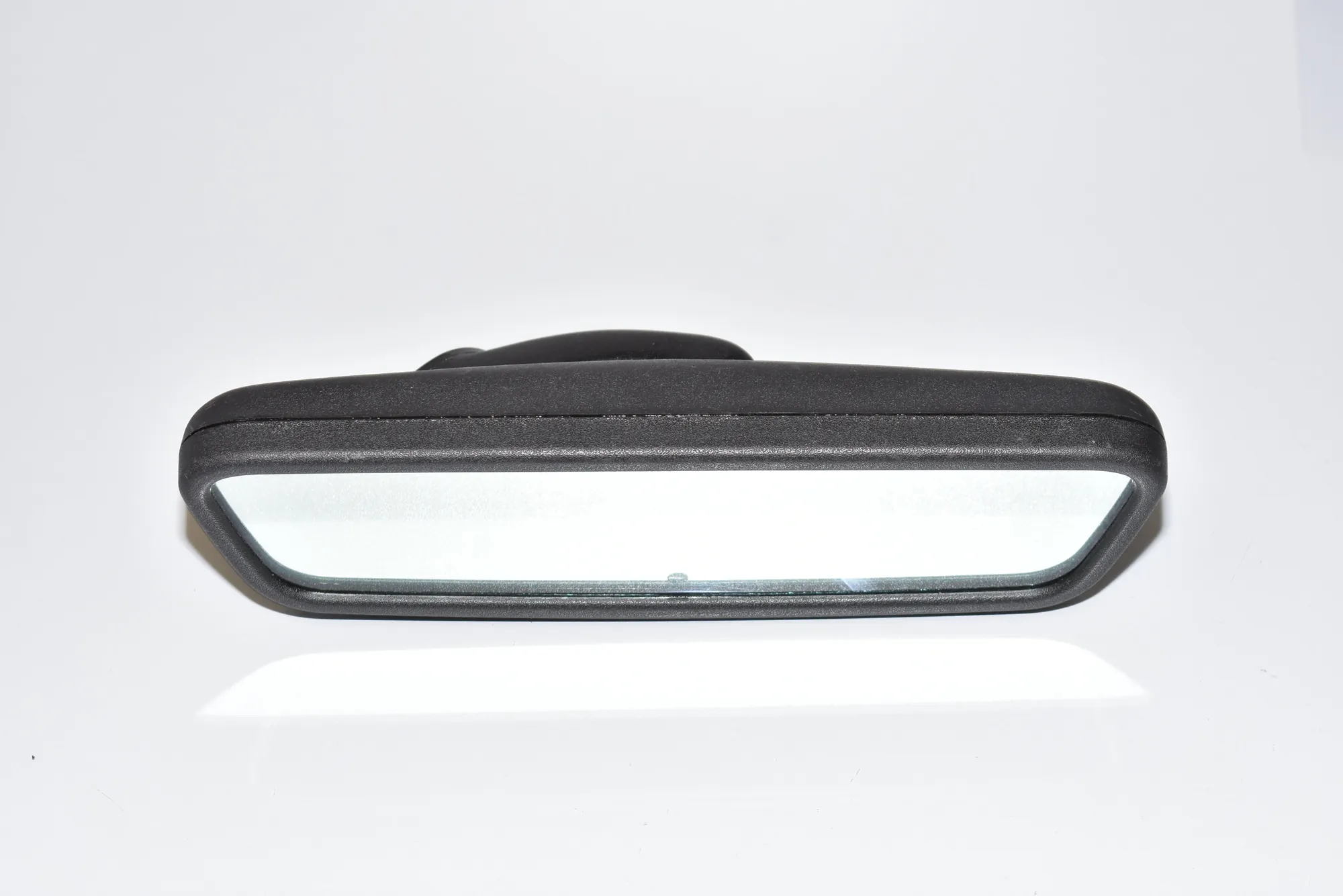 Interior Rear View Mirror – OEM 8131737 · BMW 7 (E32) BMW 7 (E32) 730 i,iL 1992