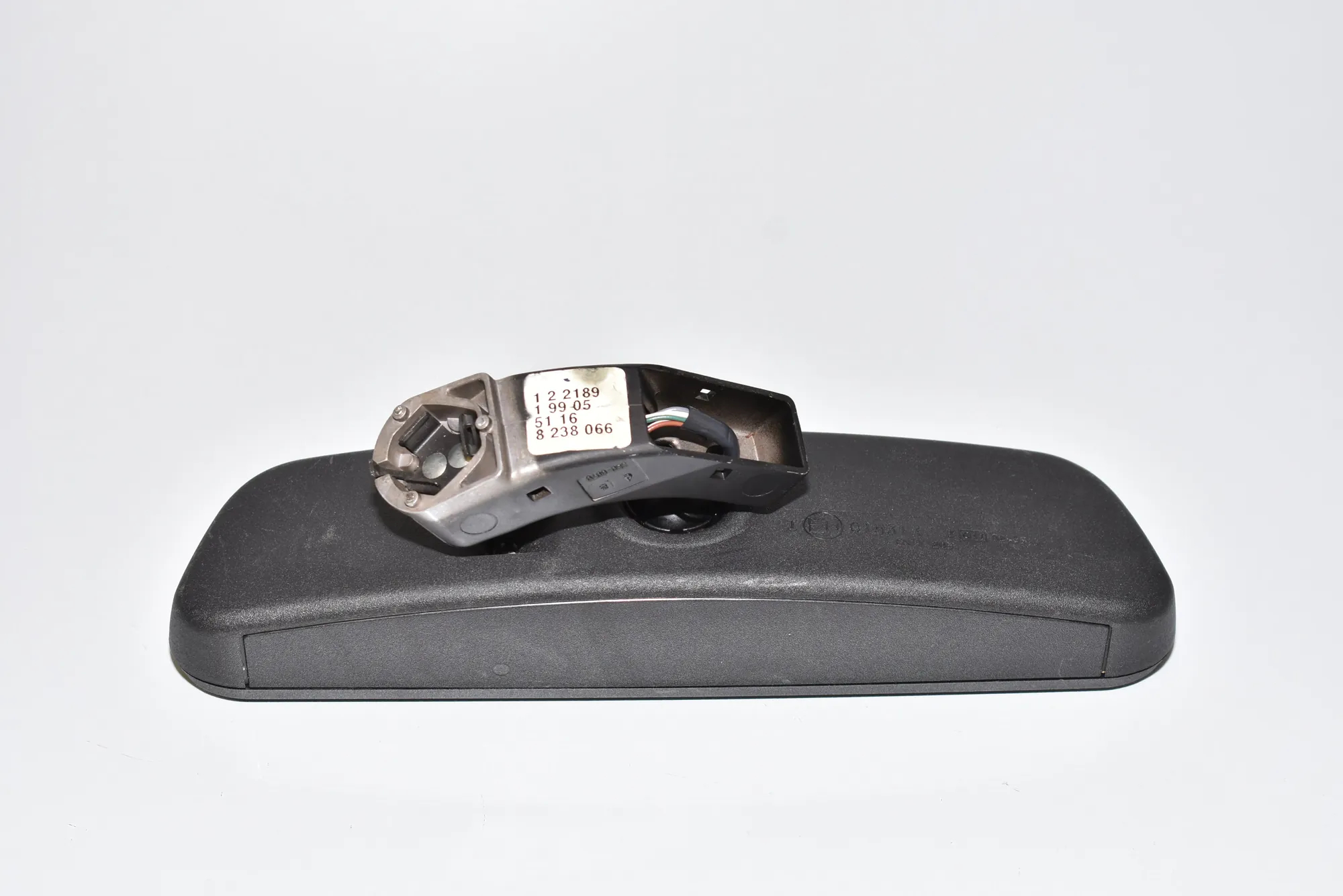 Interior Rear View Mirror – OEM 8238066 · BMW 7 (E32) BMW 7 (E32) 735 iL 1991 – 3