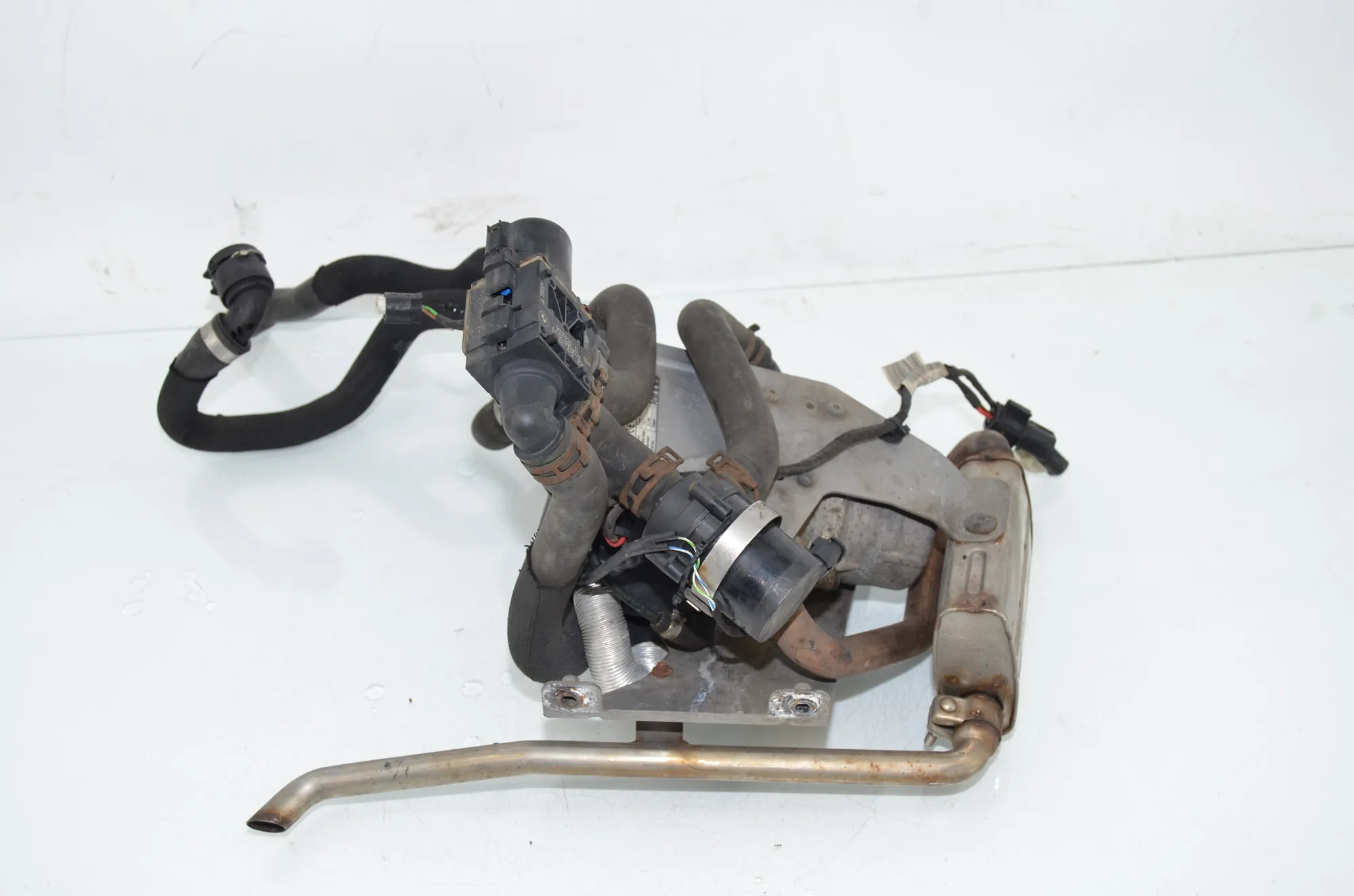 Webasto Auxiliary Heater – OEM 9250302 · BMW 5 Touring (F11) 530 d xDrive 2012 – 4