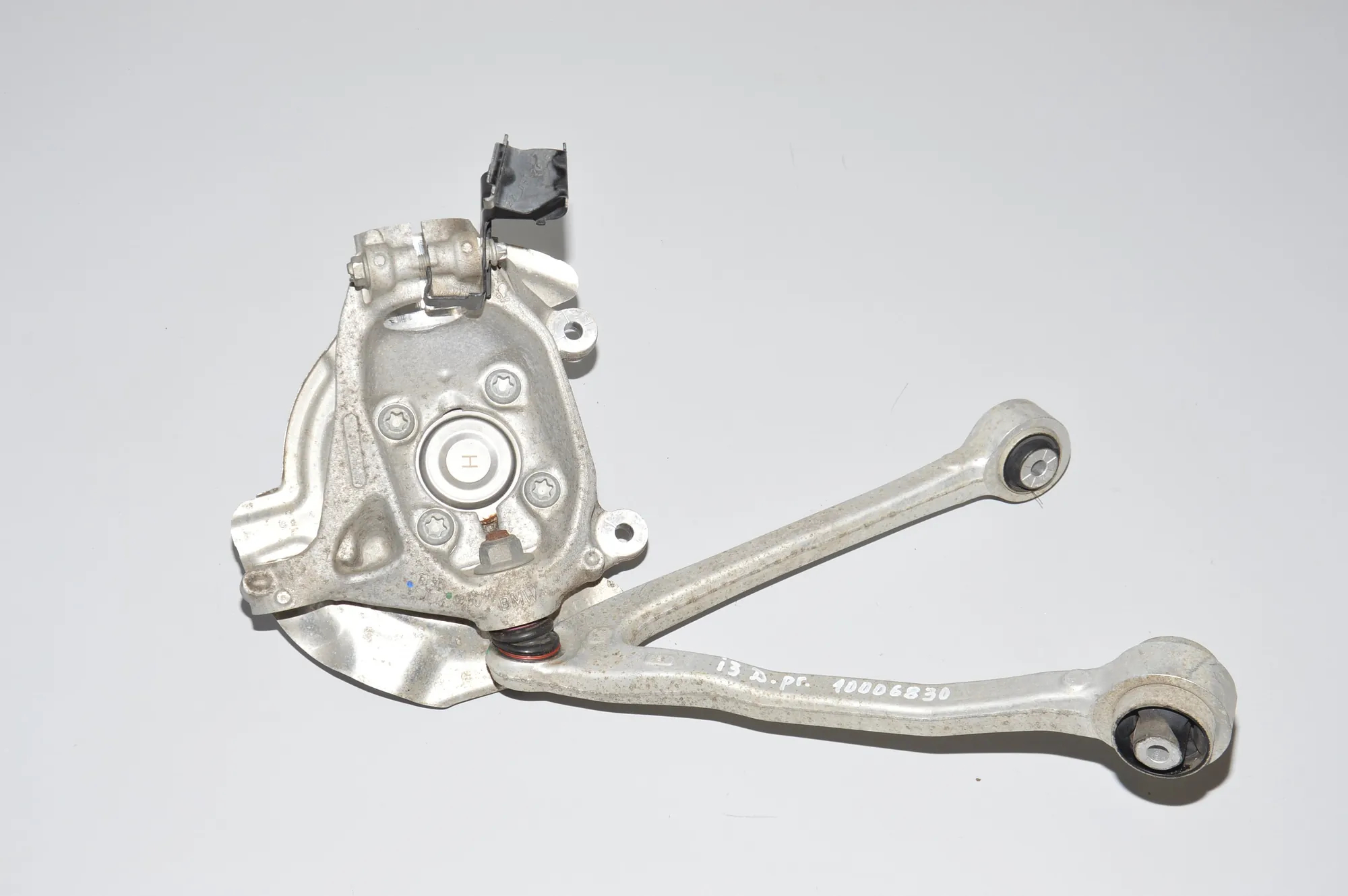 Front Right Wheel Hub – OEM 6799328 · BMW i3 (I01) Electric 2019
