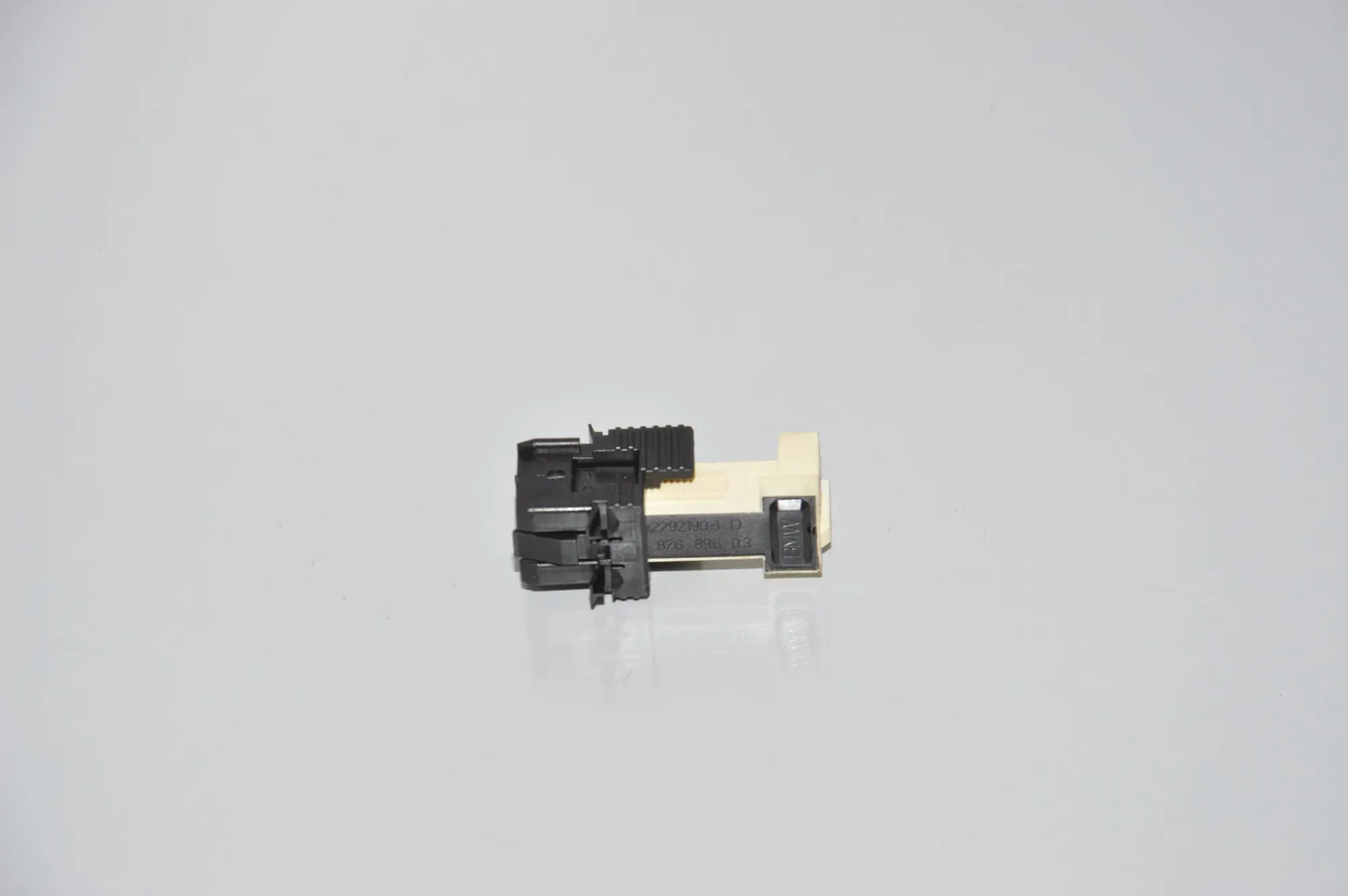 Brake Pedal Sensor – OEM 6876896 · BMW i3 (I01) Electric 2019 – 4