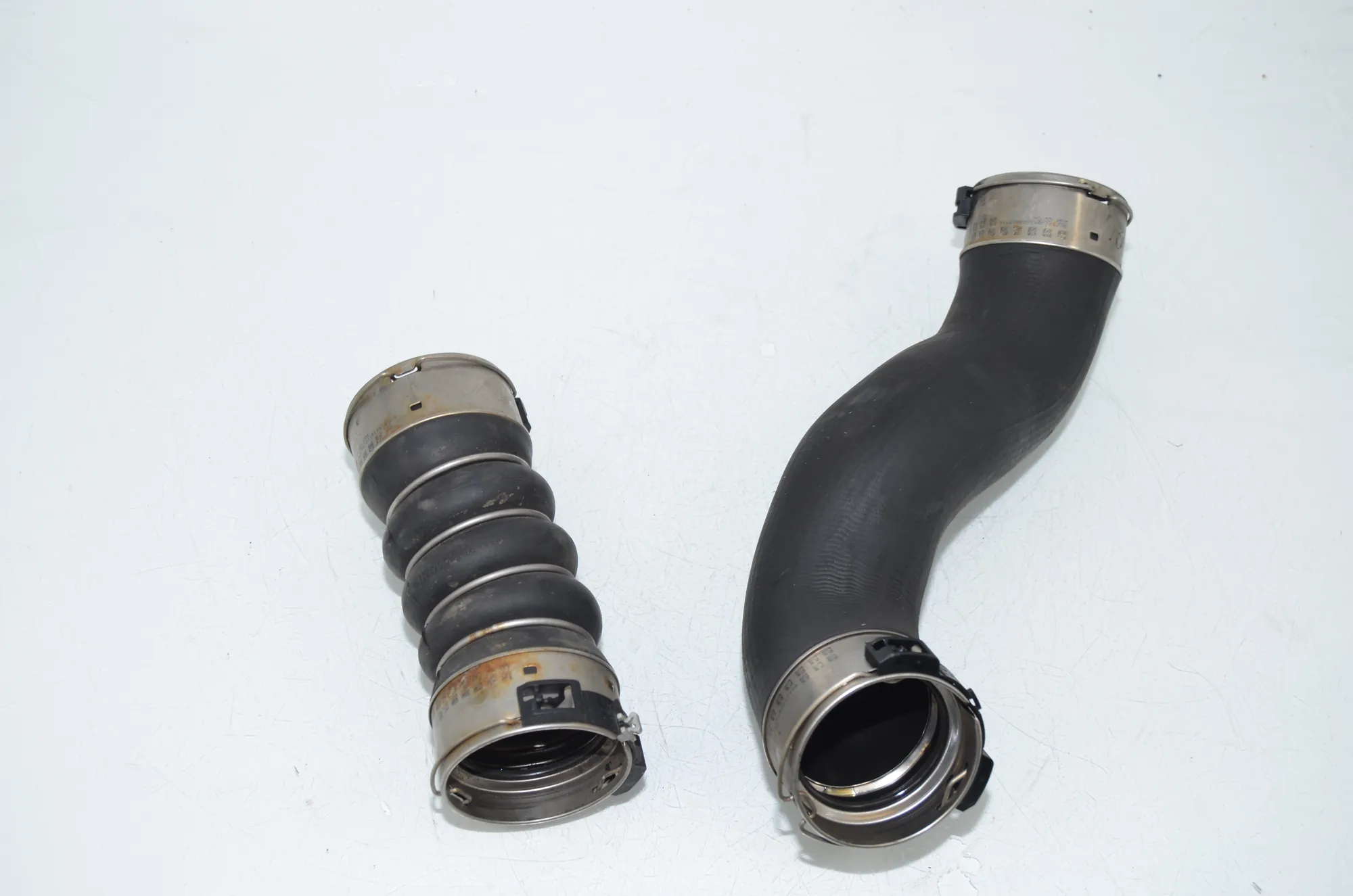 Intercooler Hose Pipe – OEM 8516509 · BMW 5 Touring (F11) 530 d xDrive 2012 – 3