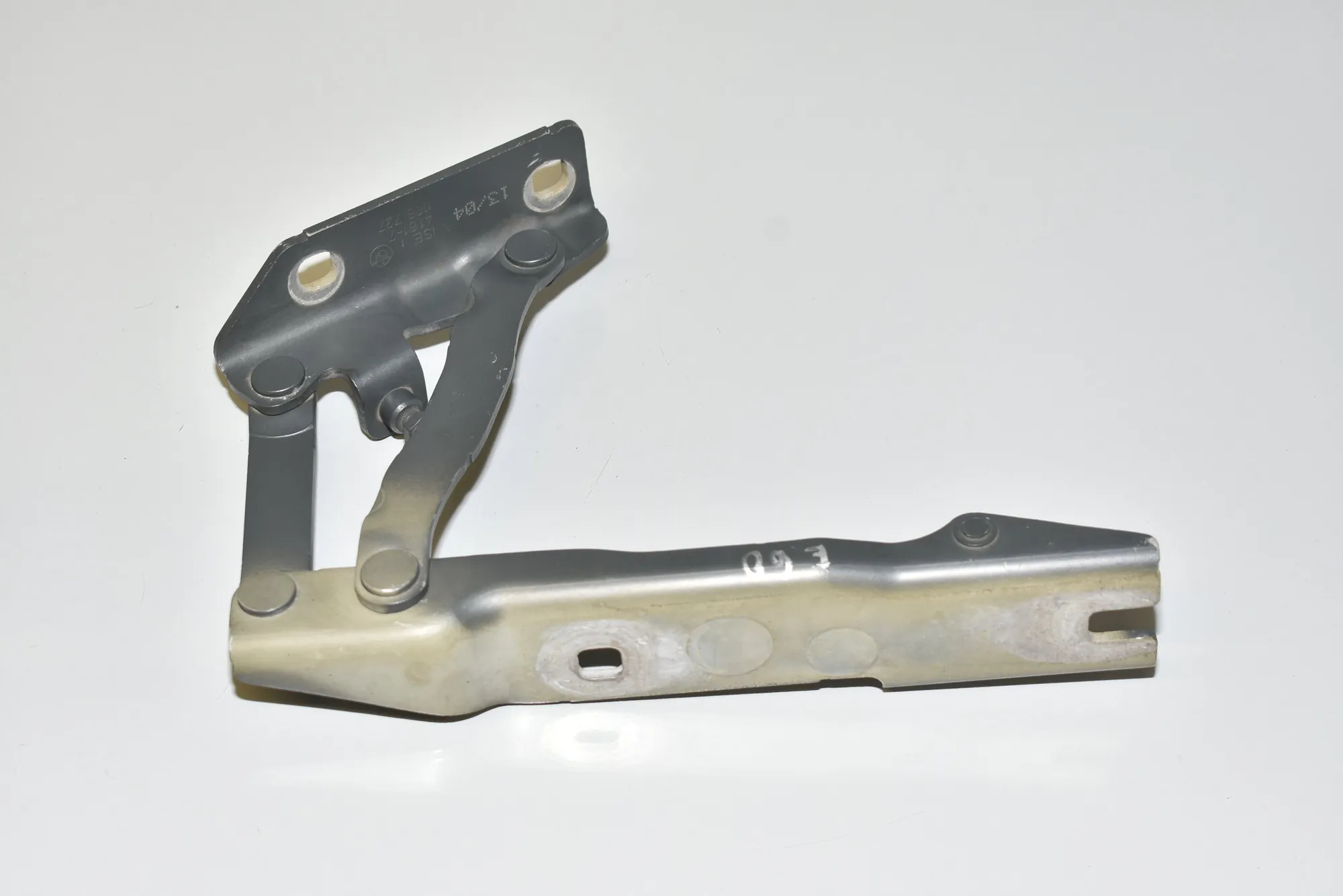 Front Left Bonnet Hinge – OEM 7008727 · BMW 5 (E60) BMW 5 (E60) 530 d 2008 – 3