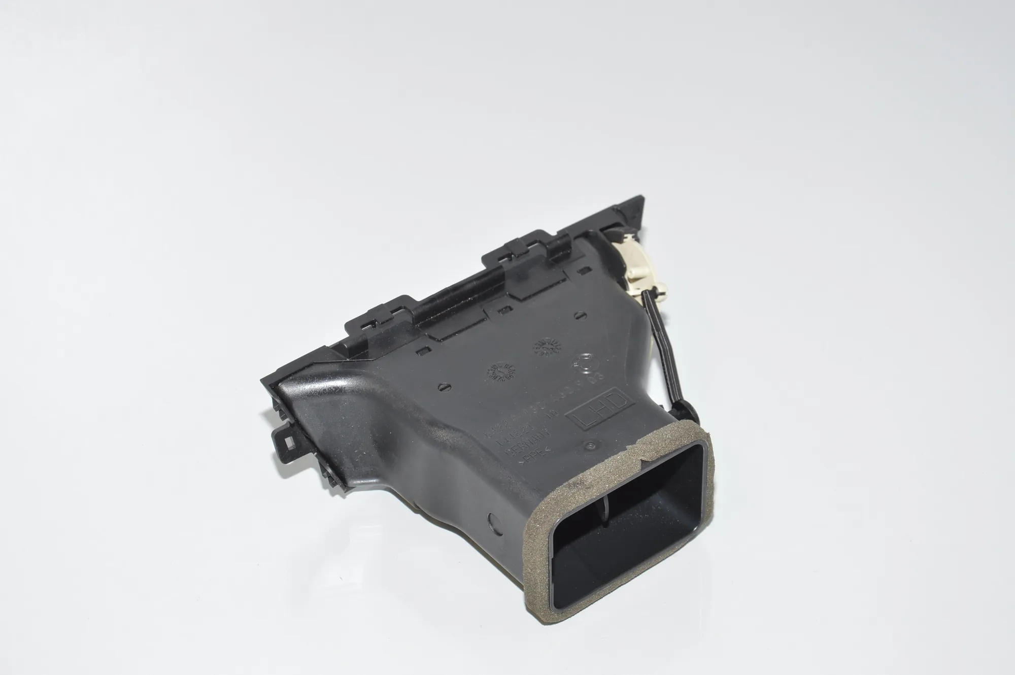 Dashboard Air Vents – OEM 9130460 · BMW 3 (E90) BMW 3 (E90) 316 i 2008 – 4