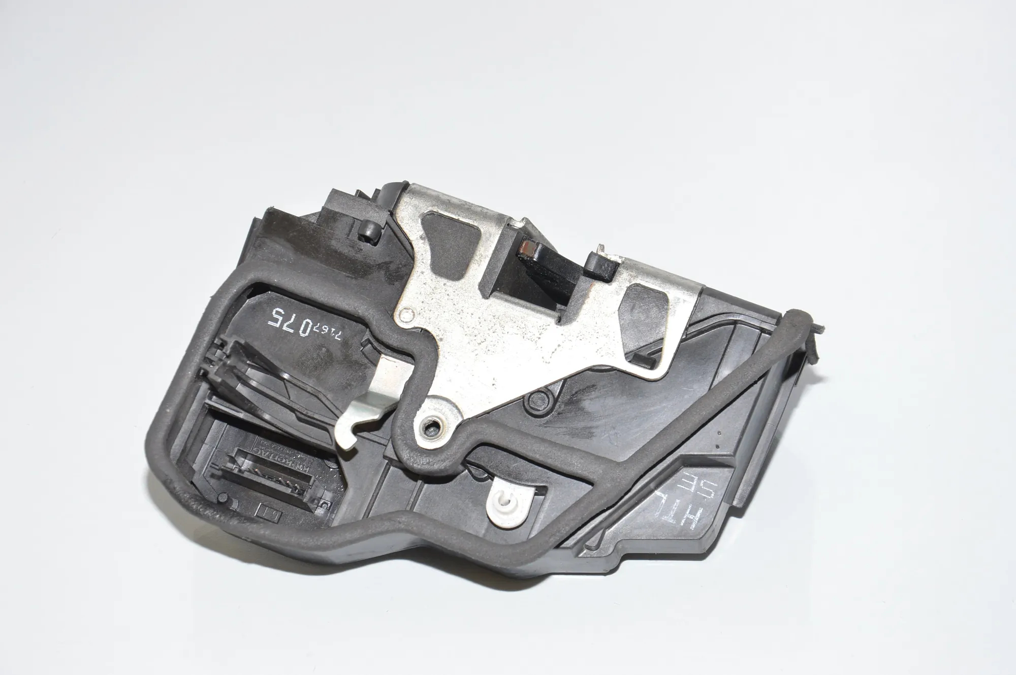 Rear Left Door Lock – OEM 7167075 · BMW 7 (E65, E66, E67) BMW 7 (E65, E66, E67) 730 i, Li 2003 – 3