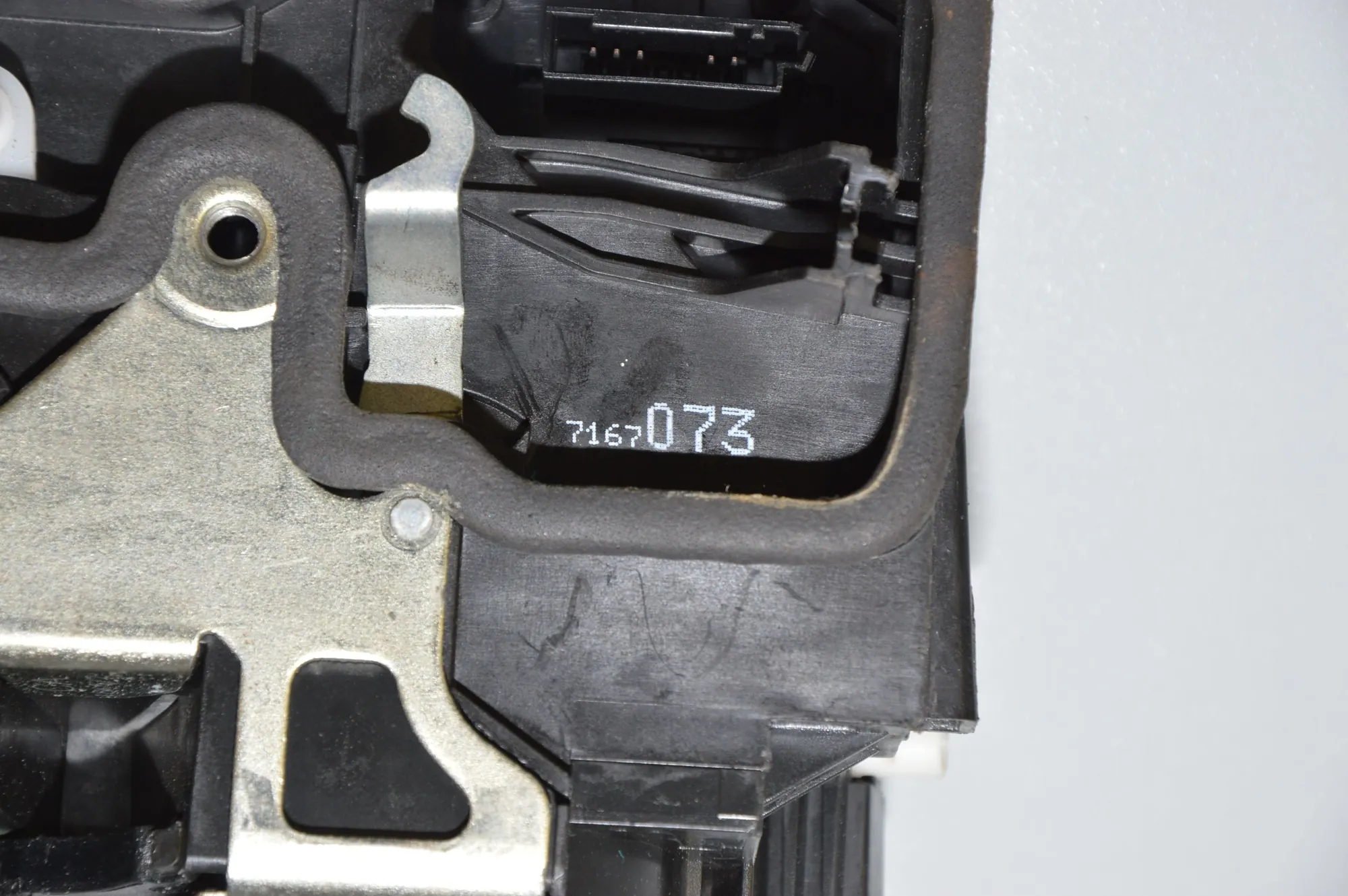 Front Left Door Lock – OEM 7167073 · BMW 5 (E60) BMW 5 (E60) 520 d 2005 – 5