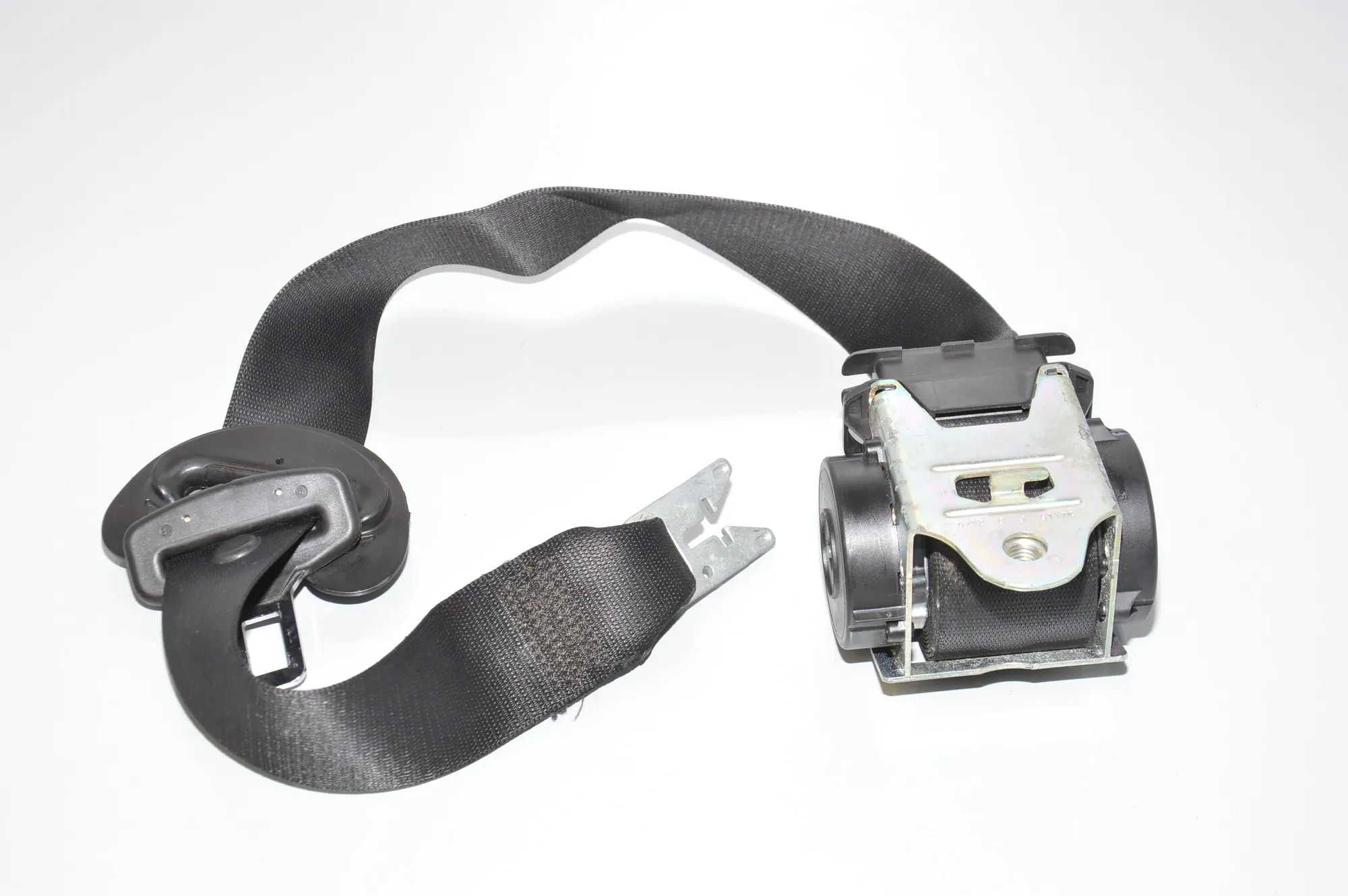 Front Left Seatbelt – OEM 6065400 · BMW 7 (E65, E66, E67) BMW 7 (E65, E66, E67) 745 i, Li 2001 – 4