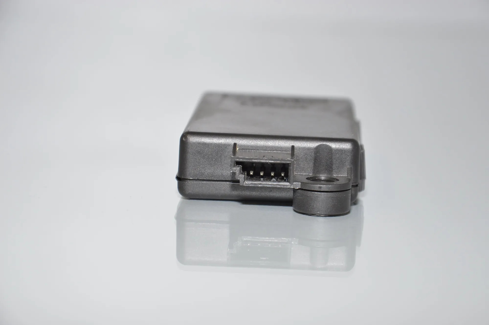 Other Control Units – OEM 6989713 · BMW 3 Cabrio (E93) BMW 3 Cabrio (E93) 320 d 2007 – 5