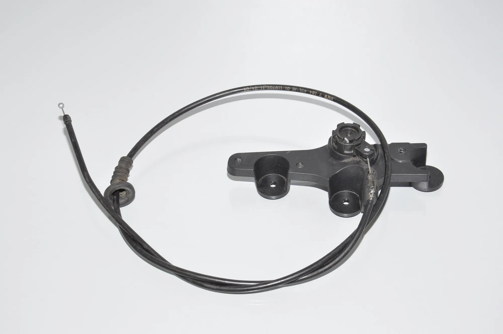 Bonnet Lock Cable – OEM 7071708 · BMW 3 Touring (E91) BMW 3 Touring (E91) 318 d 2005 – 4