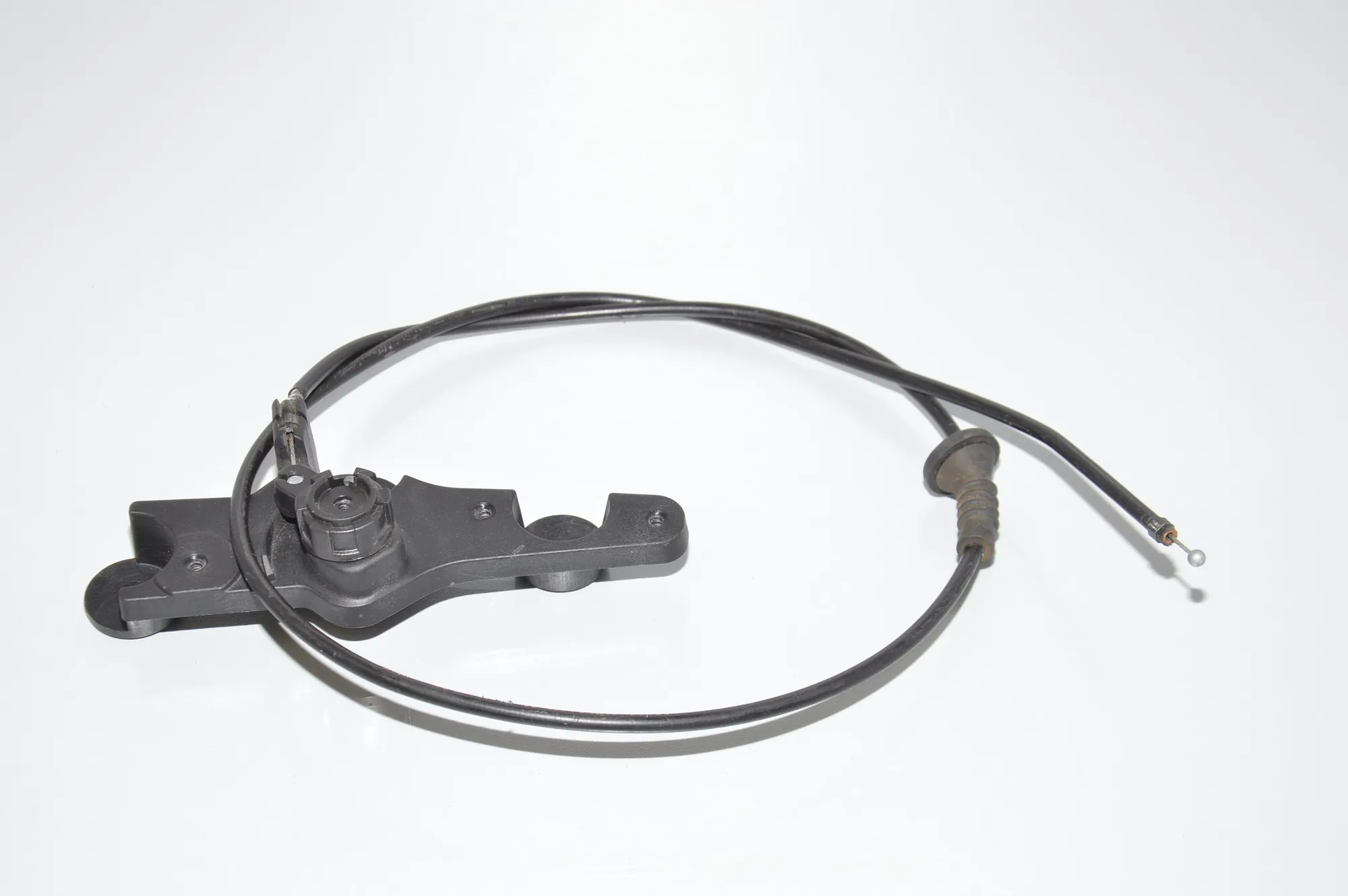 Bonnet Lock Cable – OEM 7071708 · BMW 3 Touring (E91) BMW 3 Touring (E91) 318 d 2005