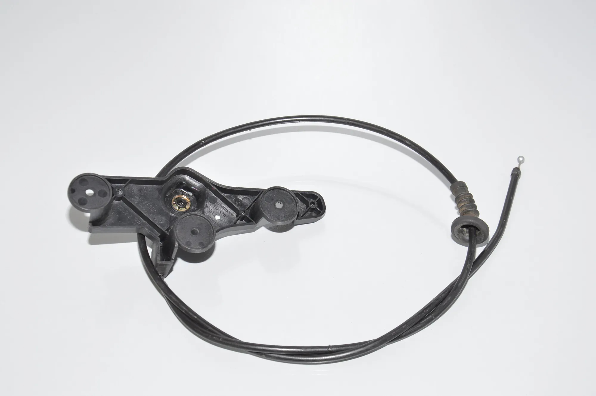 Bonnet Lock Cable – OEM 7071708 · BMW 3 Touring (E91) BMW 3 Touring (E91) 318 d 2005 – 3