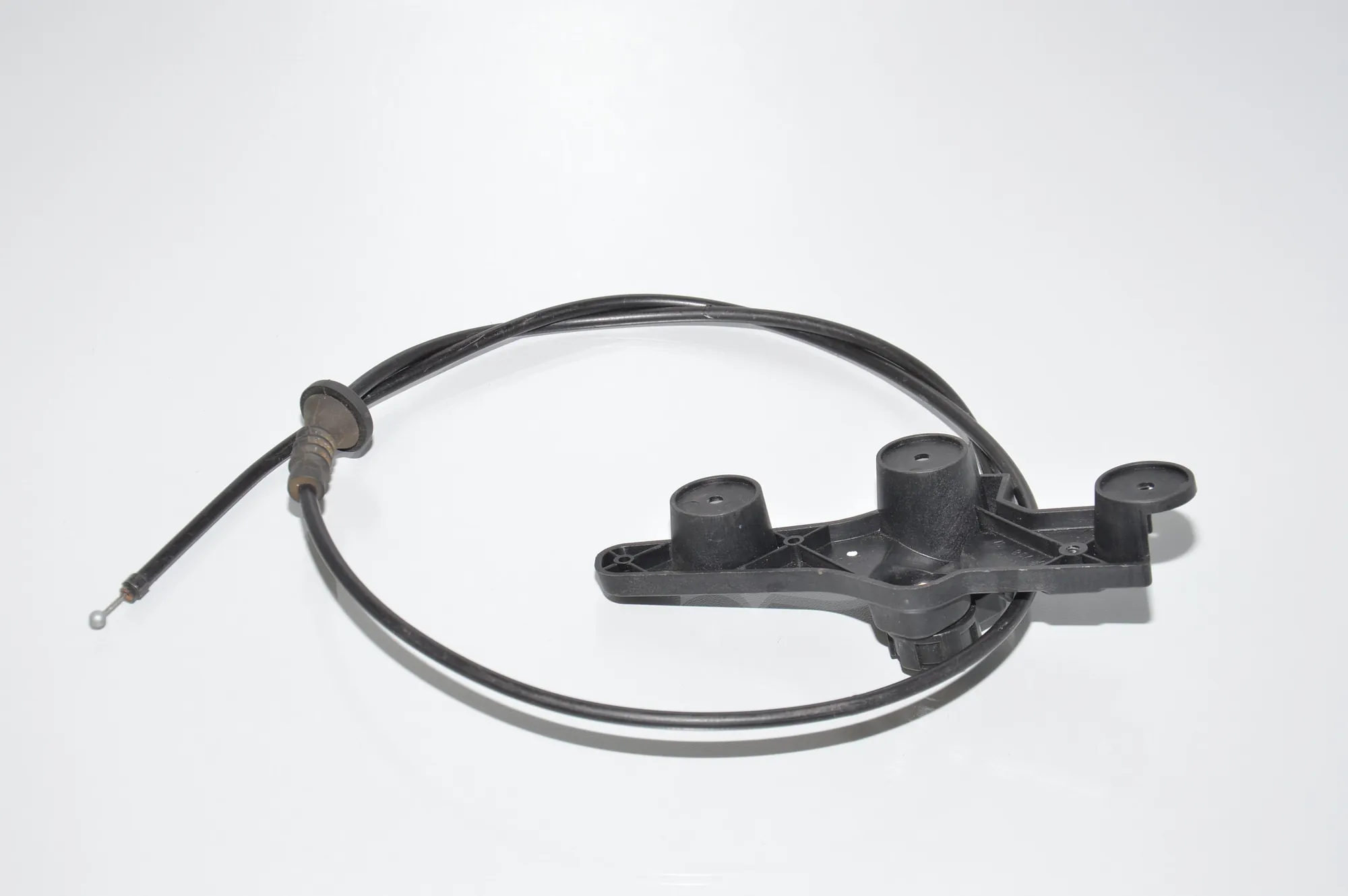 Bonnet Lock Cable – OEM 7071708 · BMW 3 Touring (E91) BMW 3 Touring (E91) 318 d 2005 – 2