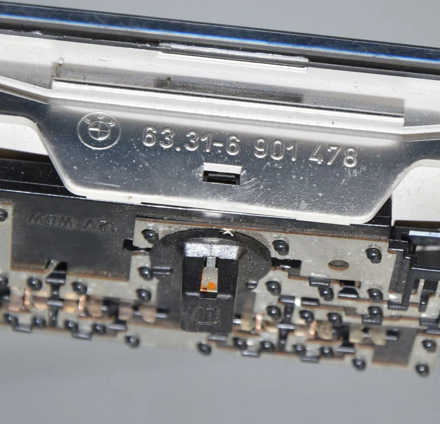 Interior Lighting – OEM 6901478 · BMW 3 (E46) BMW 3 (E46) 316 i 2001 – 5