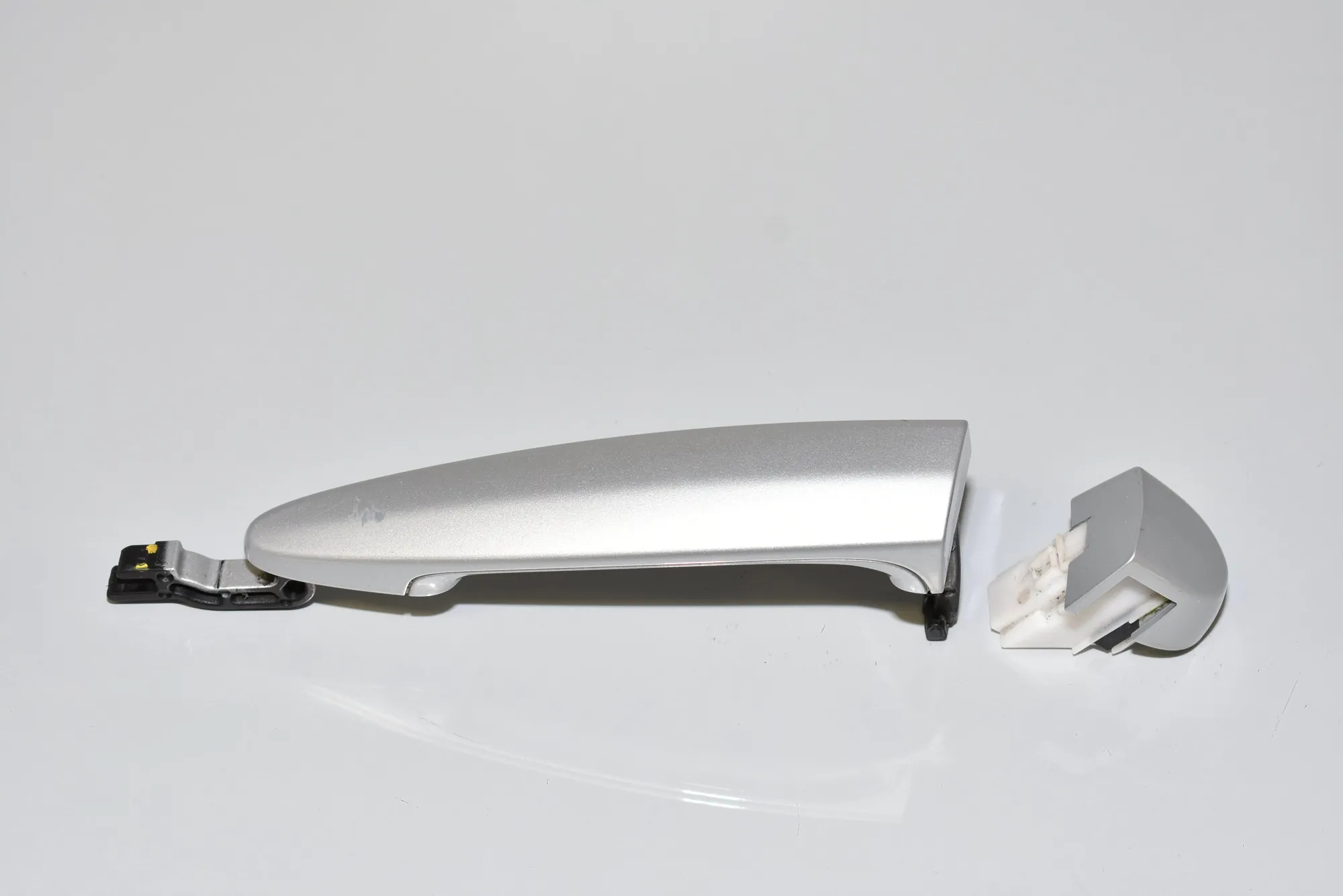 Front Left Door Exterior Handle · BMW 3 (E90) 320 d 2007