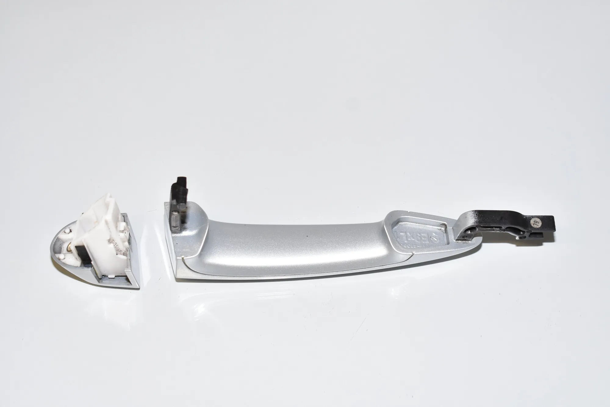 Front Left Door Exterior Handle · BMW 3 (E90) 320 d 2007 – 2
